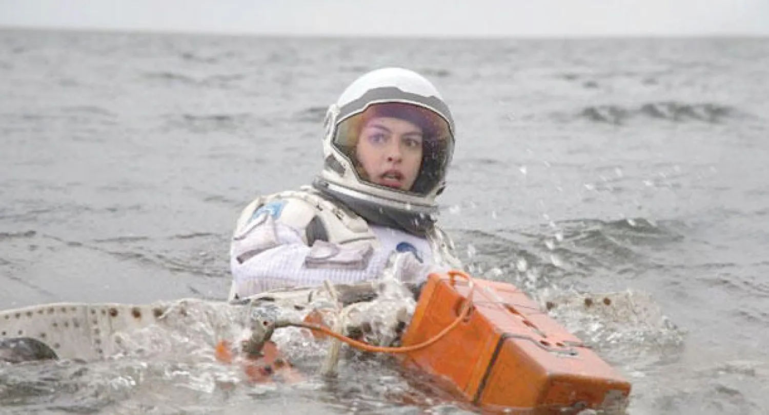 آن هاذاواي في «بين النجوم»