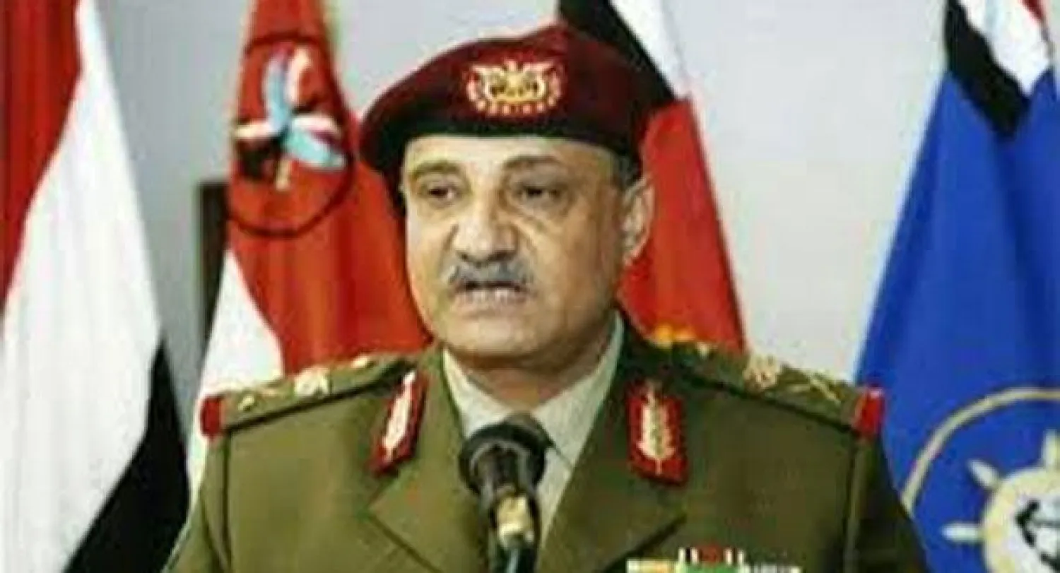 وزير الدفاع اليمني يتهم الحوثيين بتقييد مؤسسات الدولة.. ويدعو لاستيعابهم في الجيش