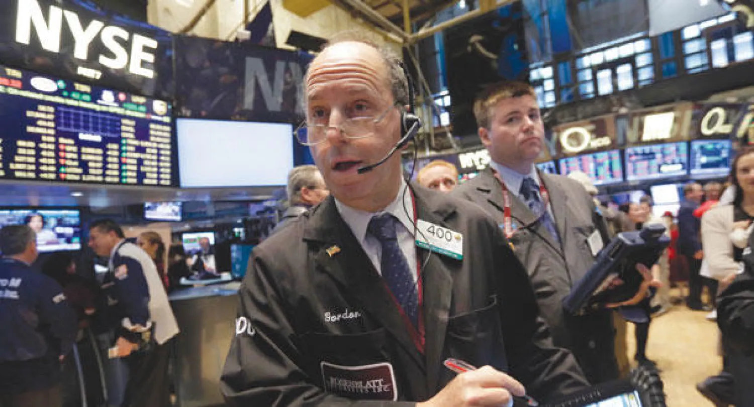 هبوط أسعار النفط يلقي بظلاله السلبية على أسواق الأسهم (أ.ب)