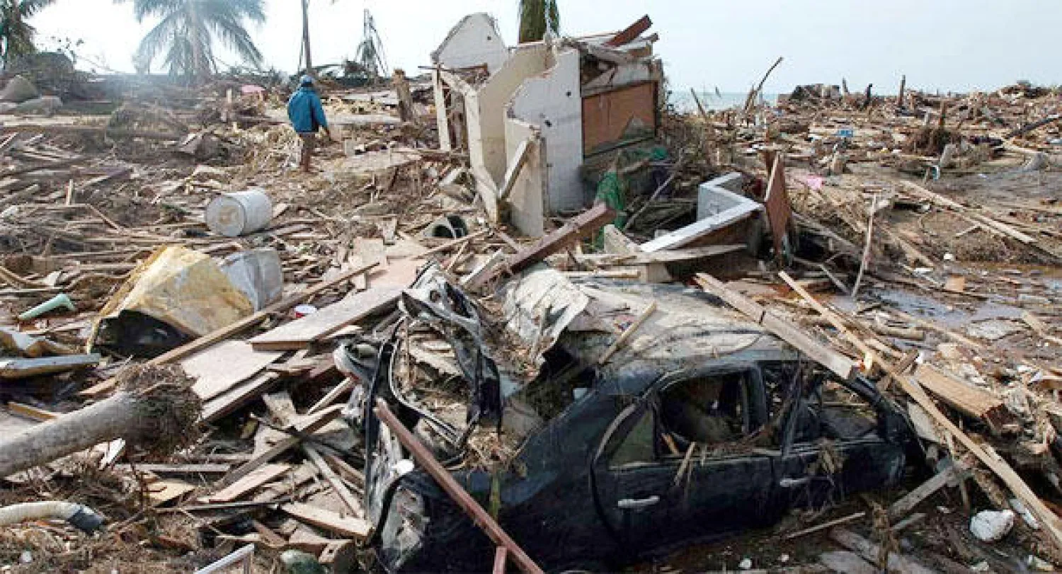 بحث عن والده واستخرج رفاته بعد 10 سنوات على تسونامي