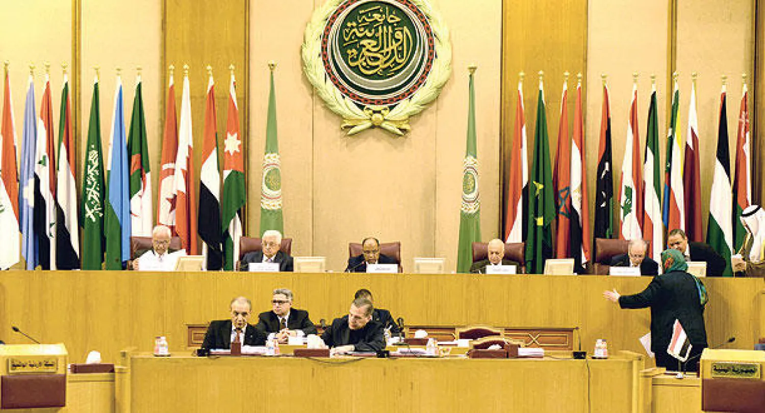 الرئيس محمود عباس خلال حضوره فعاليات اجتماع مجلس وزراء الخارجية العرب بالقاهرة أمس (أ.ف.ب)