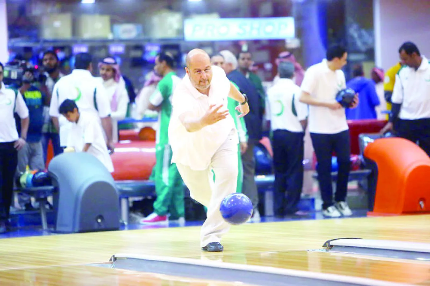 عبد الله بن مساعد ورؤساء الاتحادات الرياضية ينافسون «نجوم البولينغ» في اليوم المفتوح