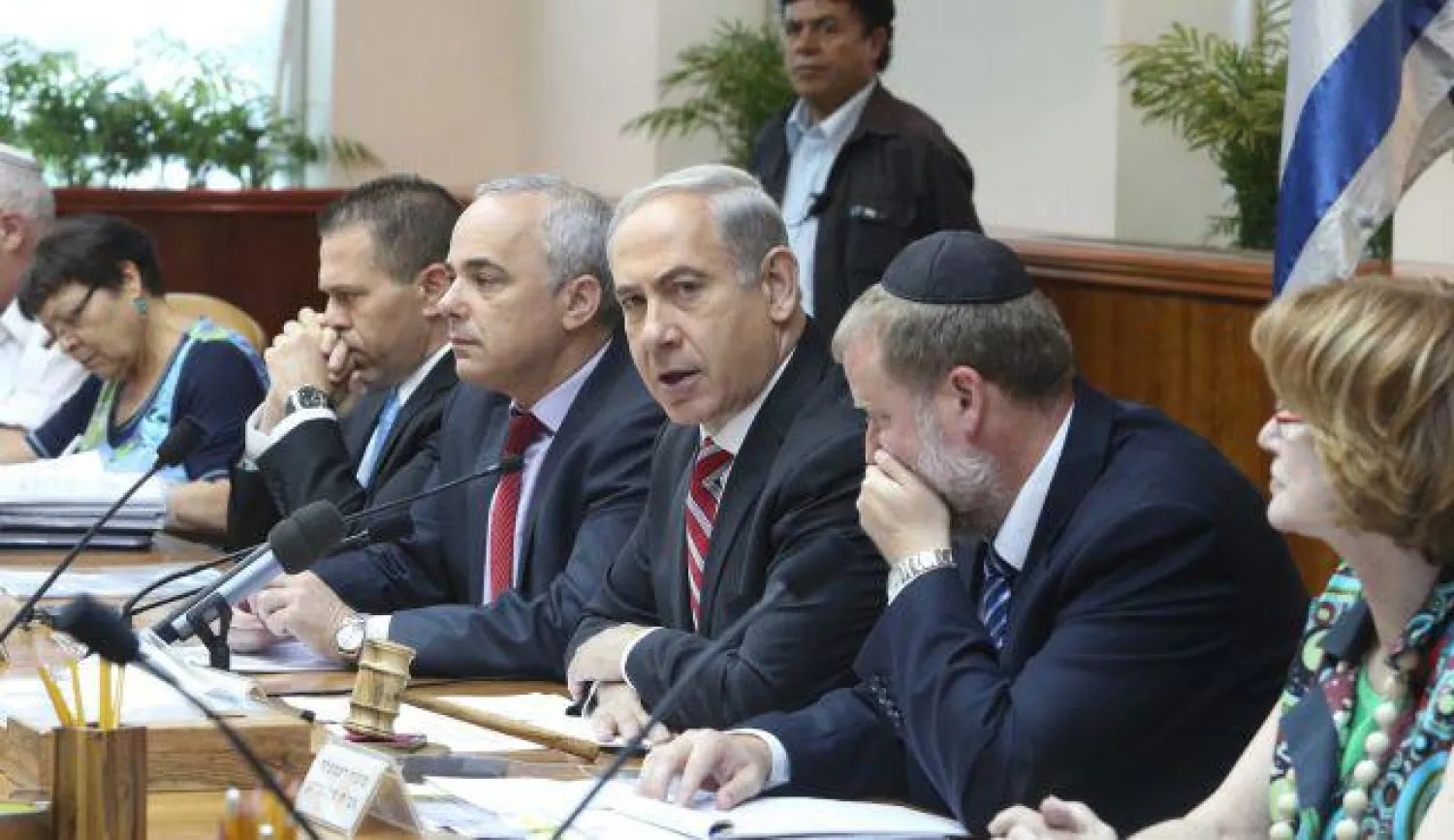 نتنياهو يرضخ للضغوط ويعين رئيس أركان جديدا للجيش