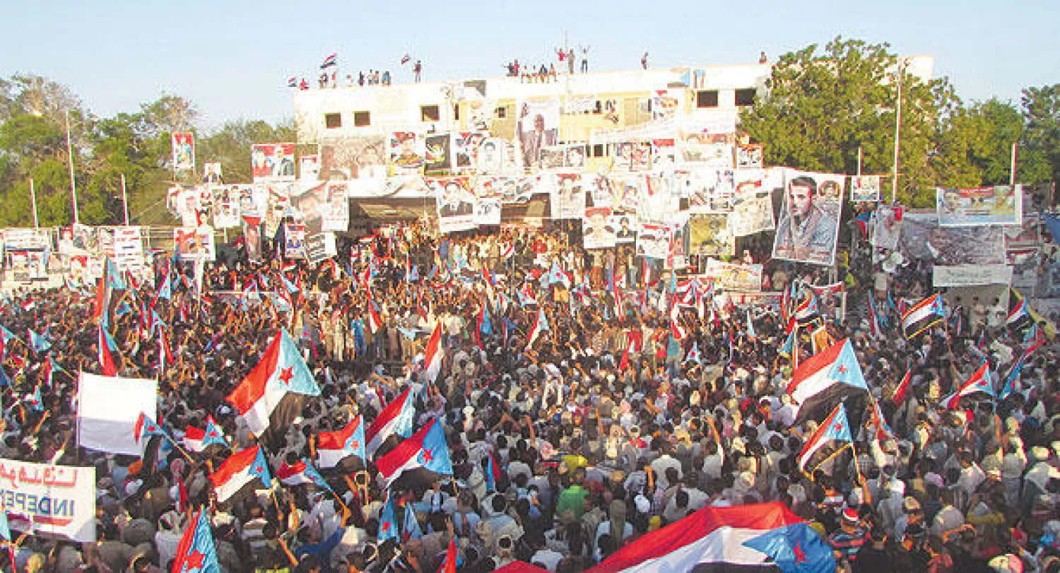 مظاهرات حاشدة في عدن في عيد الاستقلال للمطالبة بإعلان دولة الجنوب (أ.ف.ب)