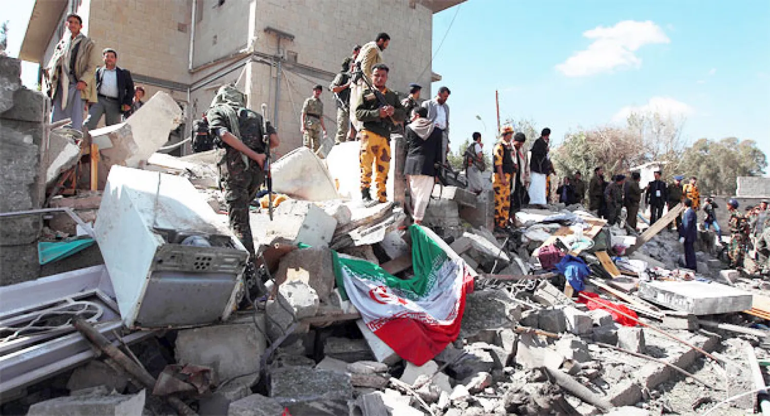 3 قتلى في انفجار يستهدف مقر السفير الإيراني بصنعاء