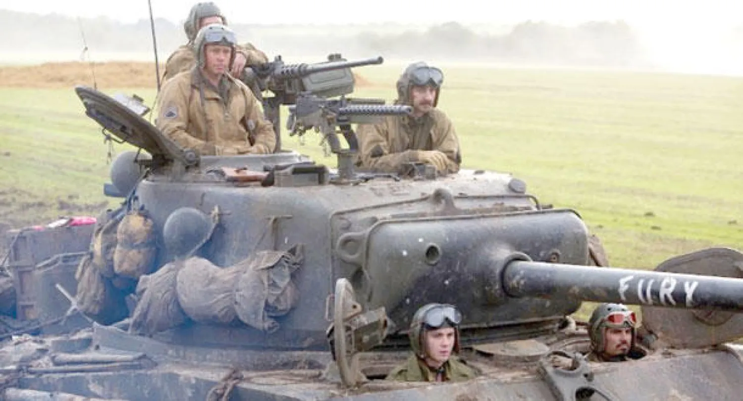 طاقم الدبابة في «فيوري»