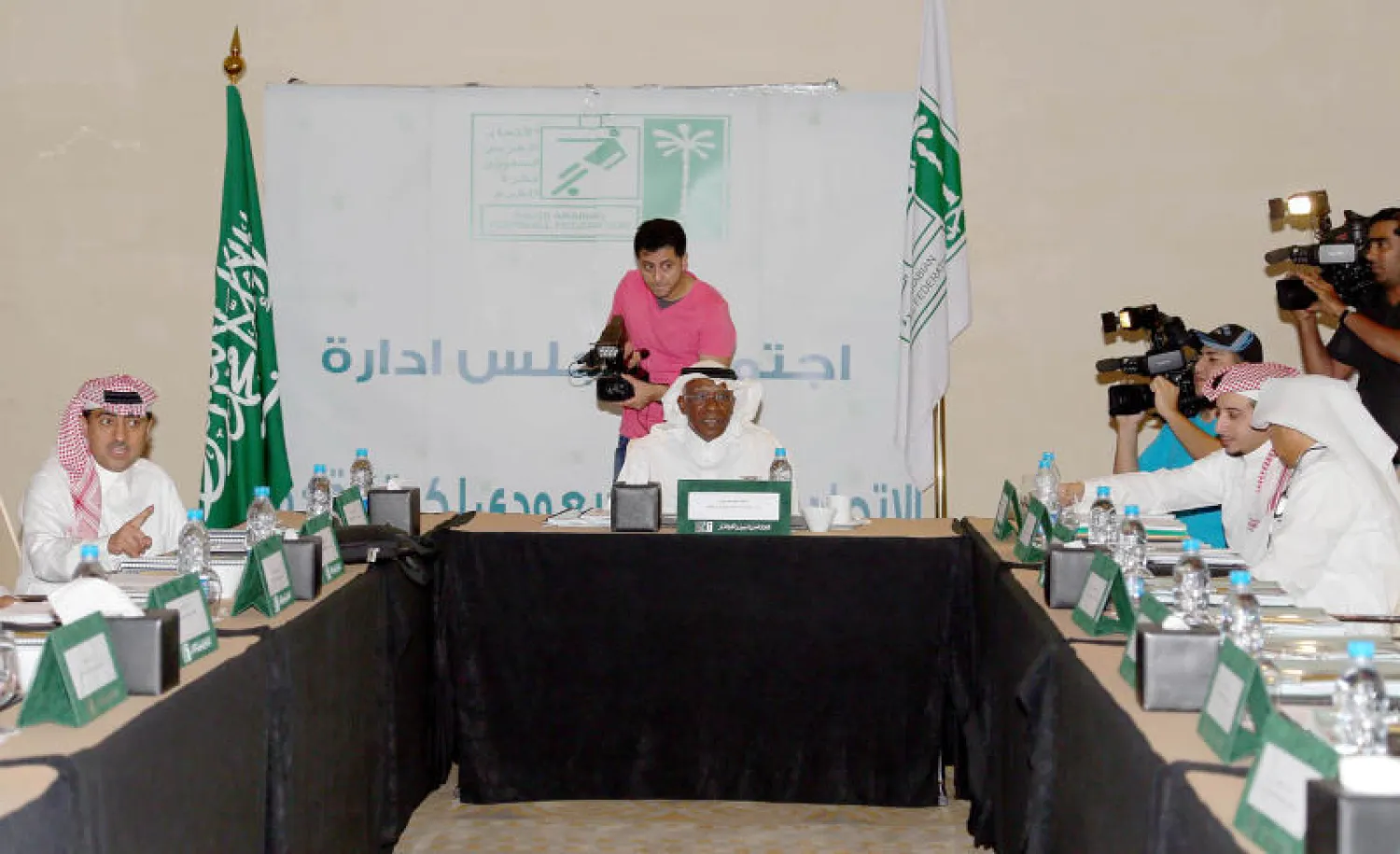 اتحاد الكرة السعودي يقيل لوبيز.. والبديل خلال 10 أيام