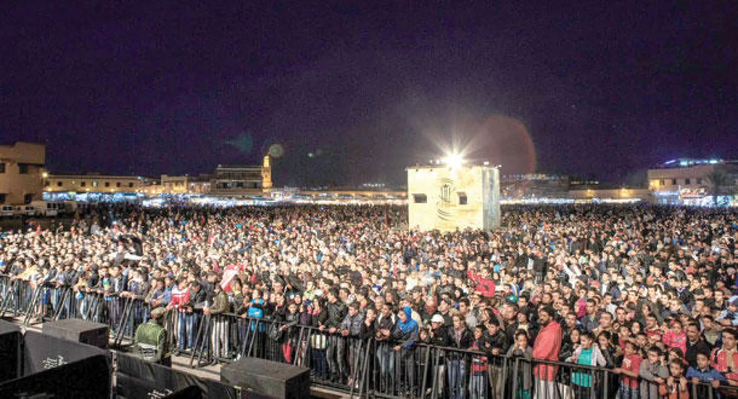 تتحول ساحة جامع الفنا بمراكش خلال مهرجان الفيلم إلى قاعة سينمائية مفتوحة في الهواء الطلق («الشرق الأوسط»)