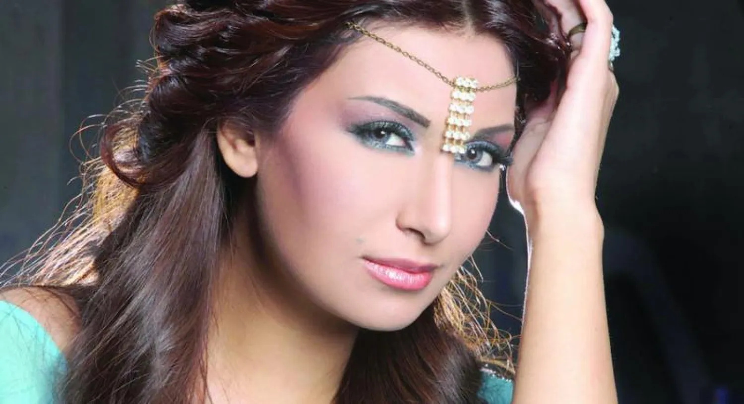 رويدا عطية: نعم لديَّ مواصفات النجومية.. وبعض الفنانين أصيبوا بالنرجسية