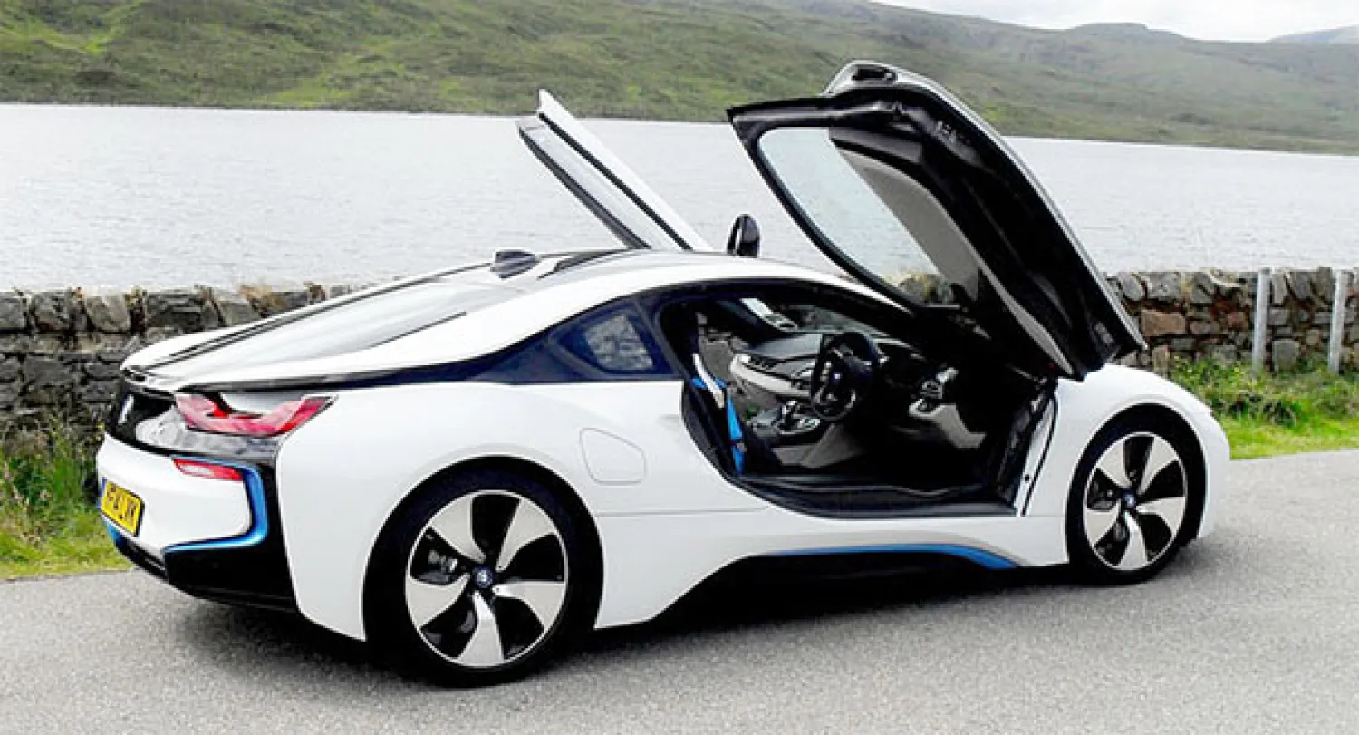 «بي إم دبليو» تستدعي سيارتها بسبب تسرب محتمل للوقود