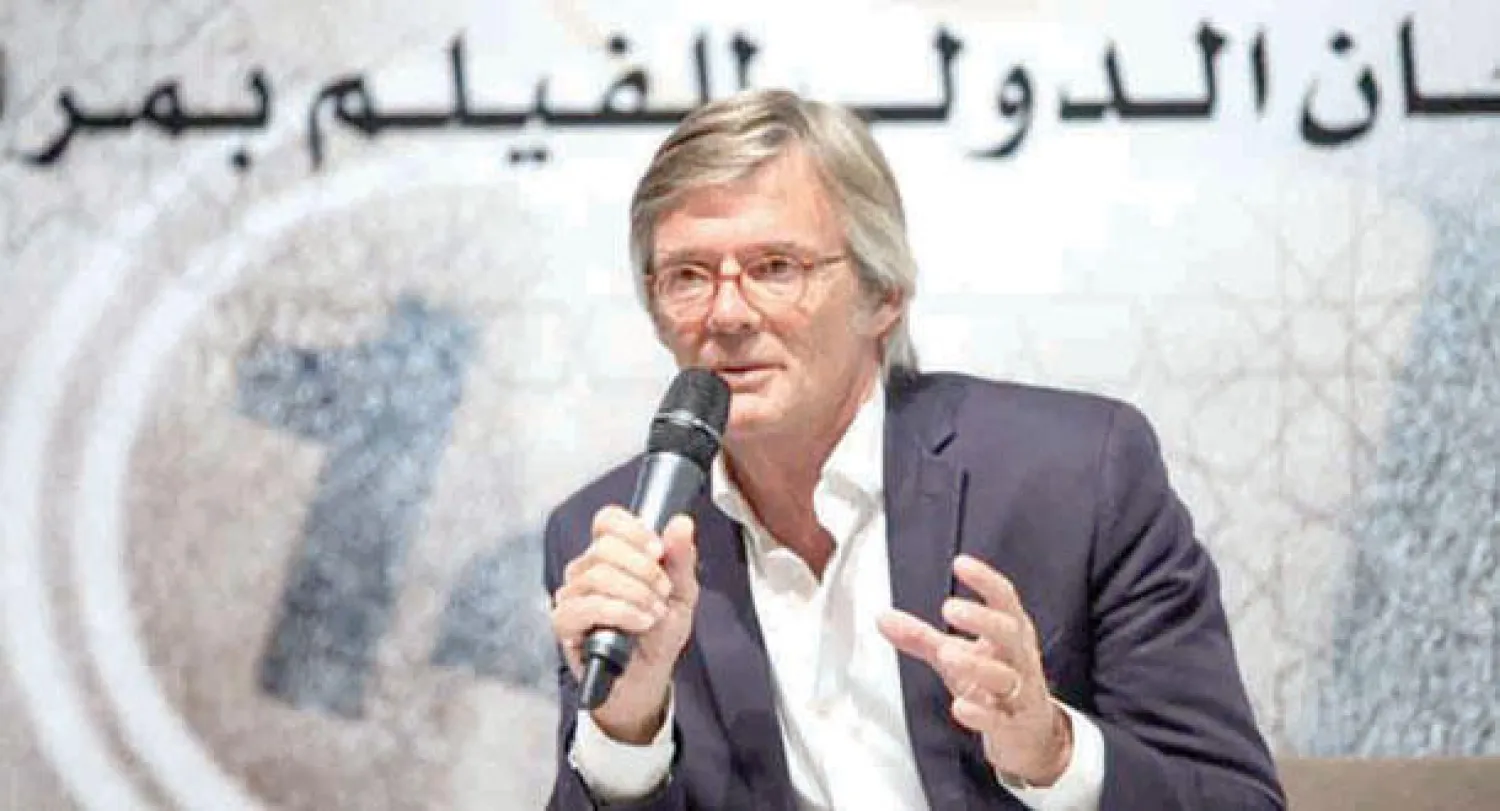 المخرج وكاتب السيناريو الدنماركي بيلي أوغيست خلال مداخلته في إطار فقرة «ماستر كلاس» في إطار الدورة الـ 14 من مهرجان الفيلم بمراكش («الشرق الأوسط»)