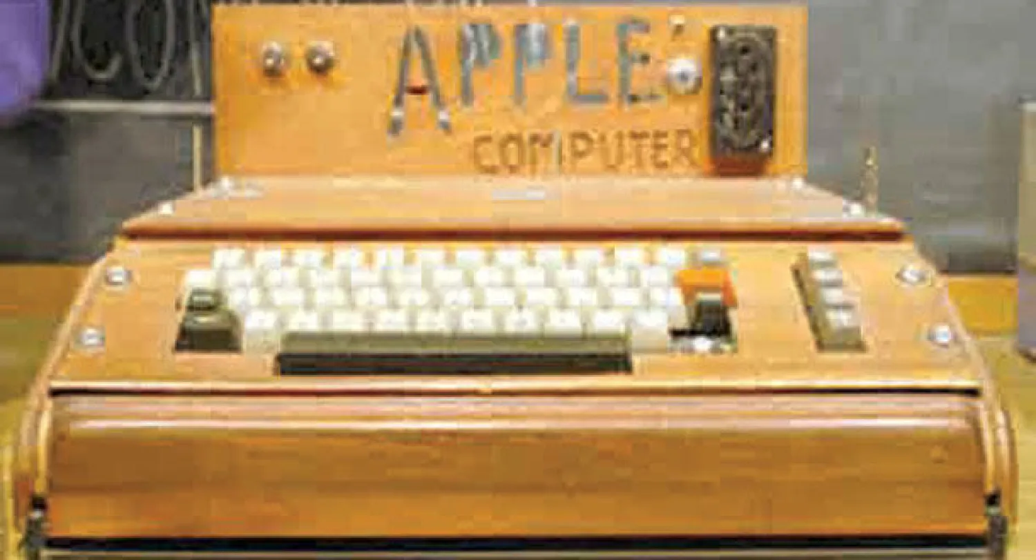 كومبيوتر «آبل» أصلي يعود لعام 1976 يحقق 365 ألف دولار في مزاد