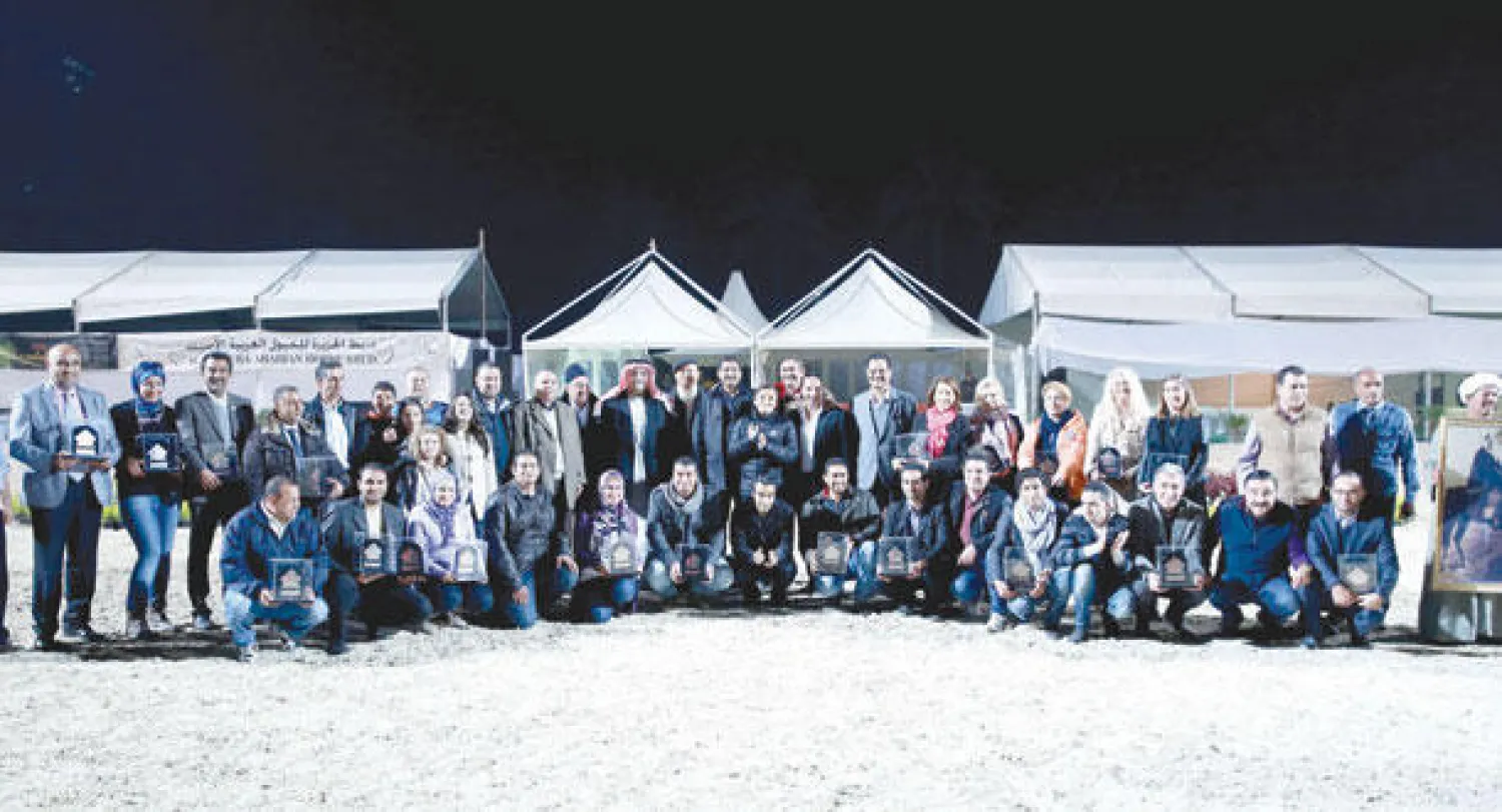 الأمير عبد العزيز بن أحمد مع الفائزين