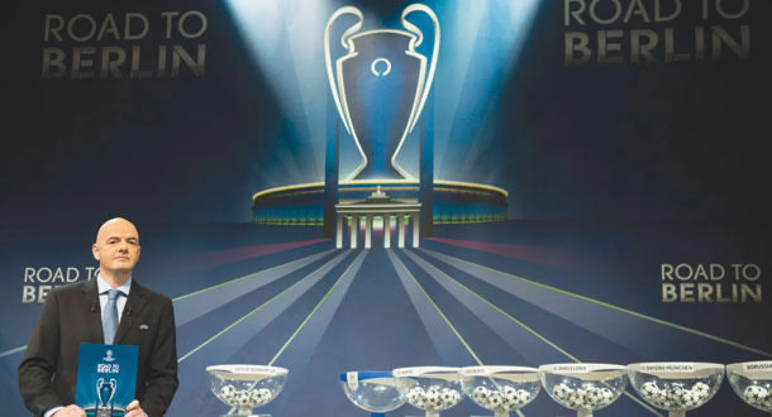 جيوفاني انفانتينو الأمين العام للاتحاد الأوروبي لكرة القدم (اليويفا) خلال مراسم قرعة دوري أبطال أوروبا