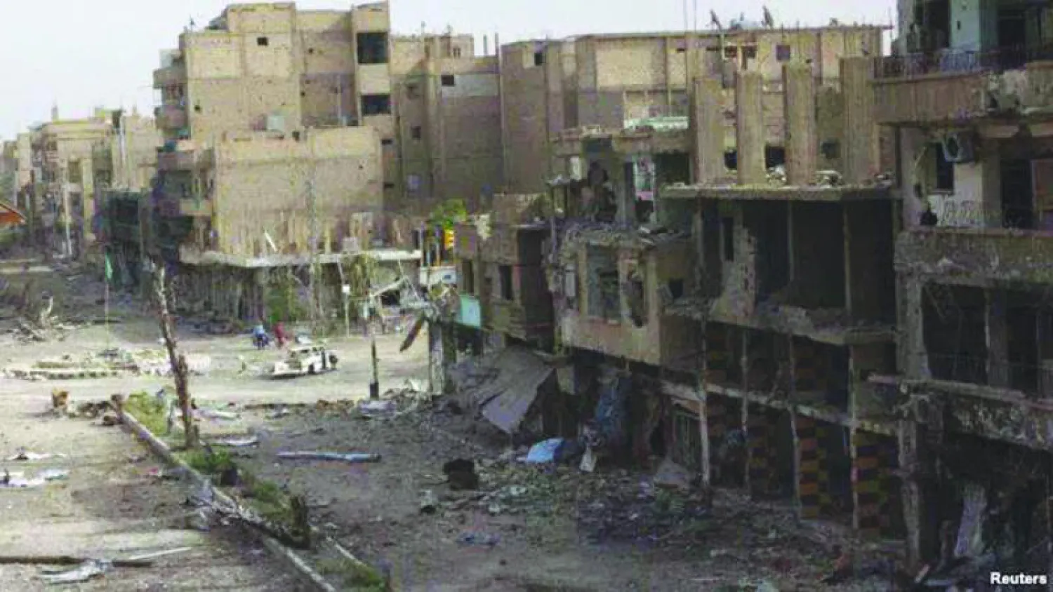 جانب من الدمار الذي خلفته المعارك بين القوات الأمنية ومسلحي «داعش» في الرمادي