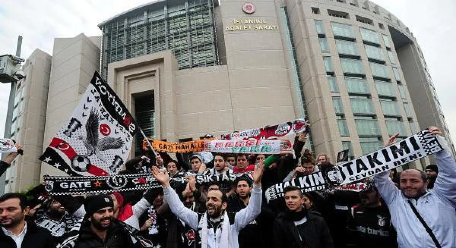 اتهام مشجعين لكرة القدم بمحاولة الانقلاب على الحكومة التركية