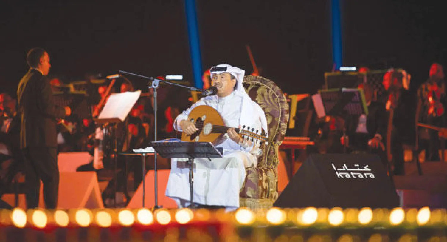 قدم محمد عبده أغانيه عازفاً على عوده