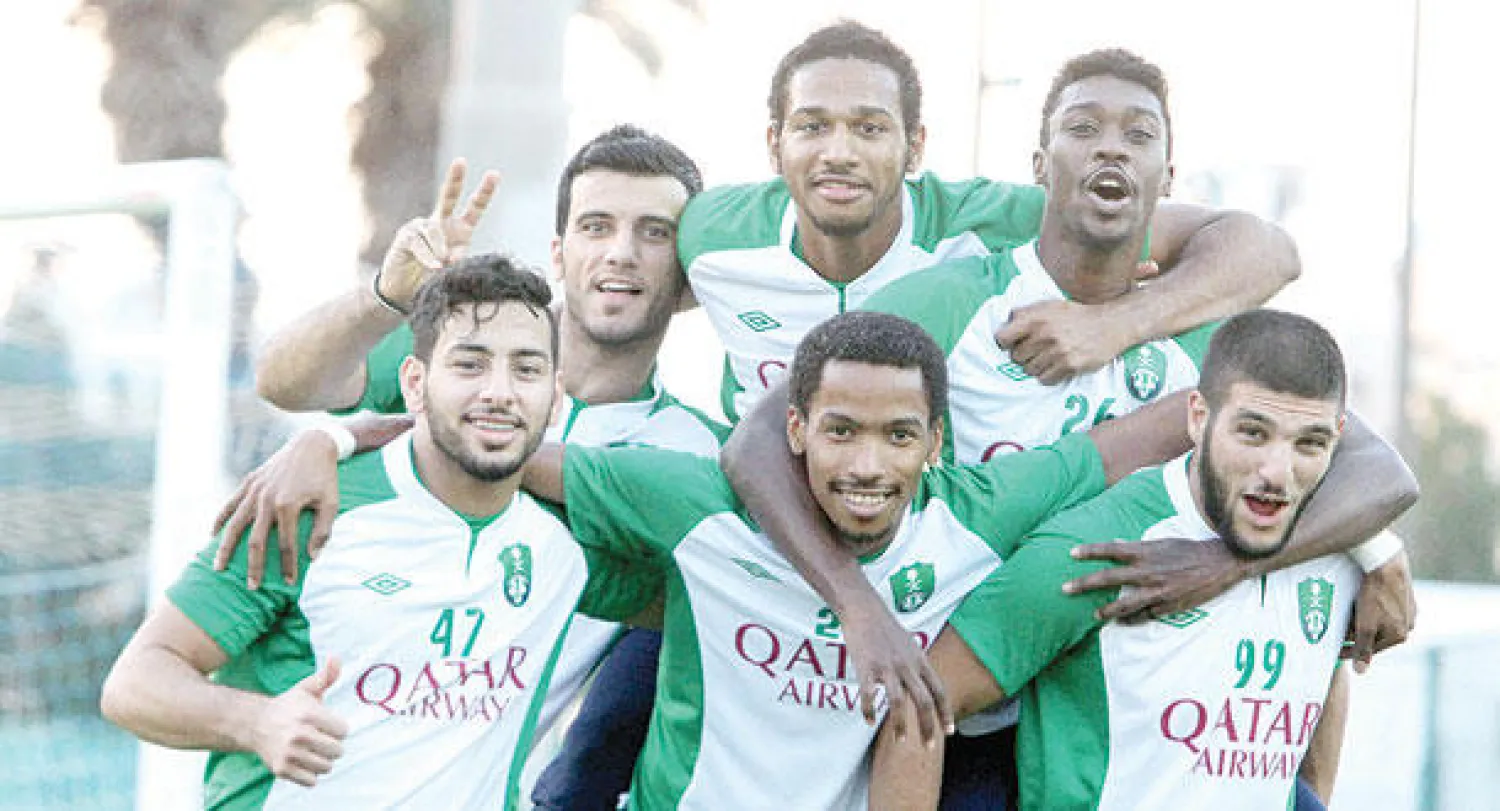 لاعبو الأهلي بعد التدريب أمس