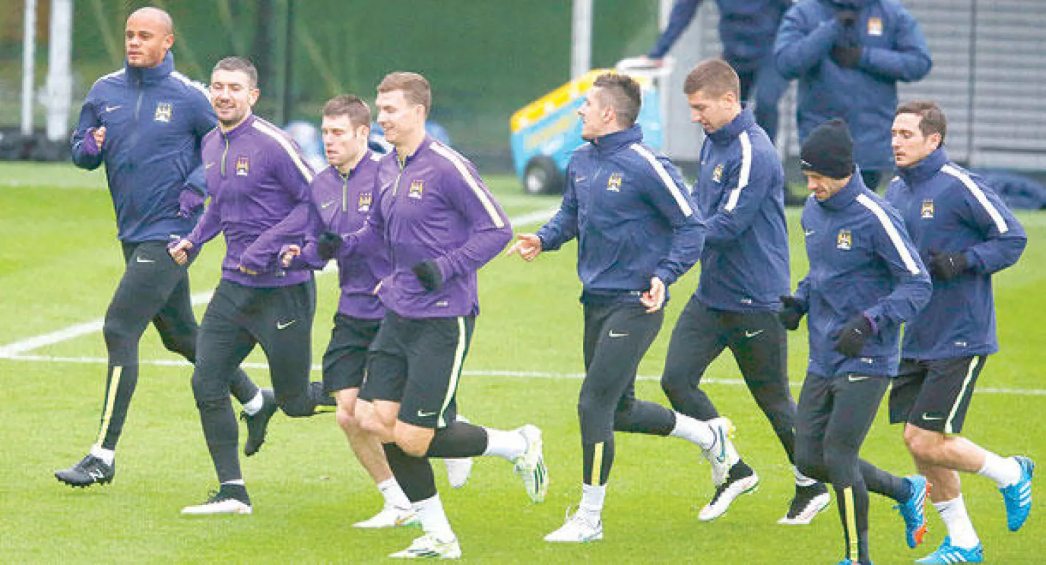 سيتي يتطلع لمزاحمة تشيلسي على صدارة الدوري (رويترز)