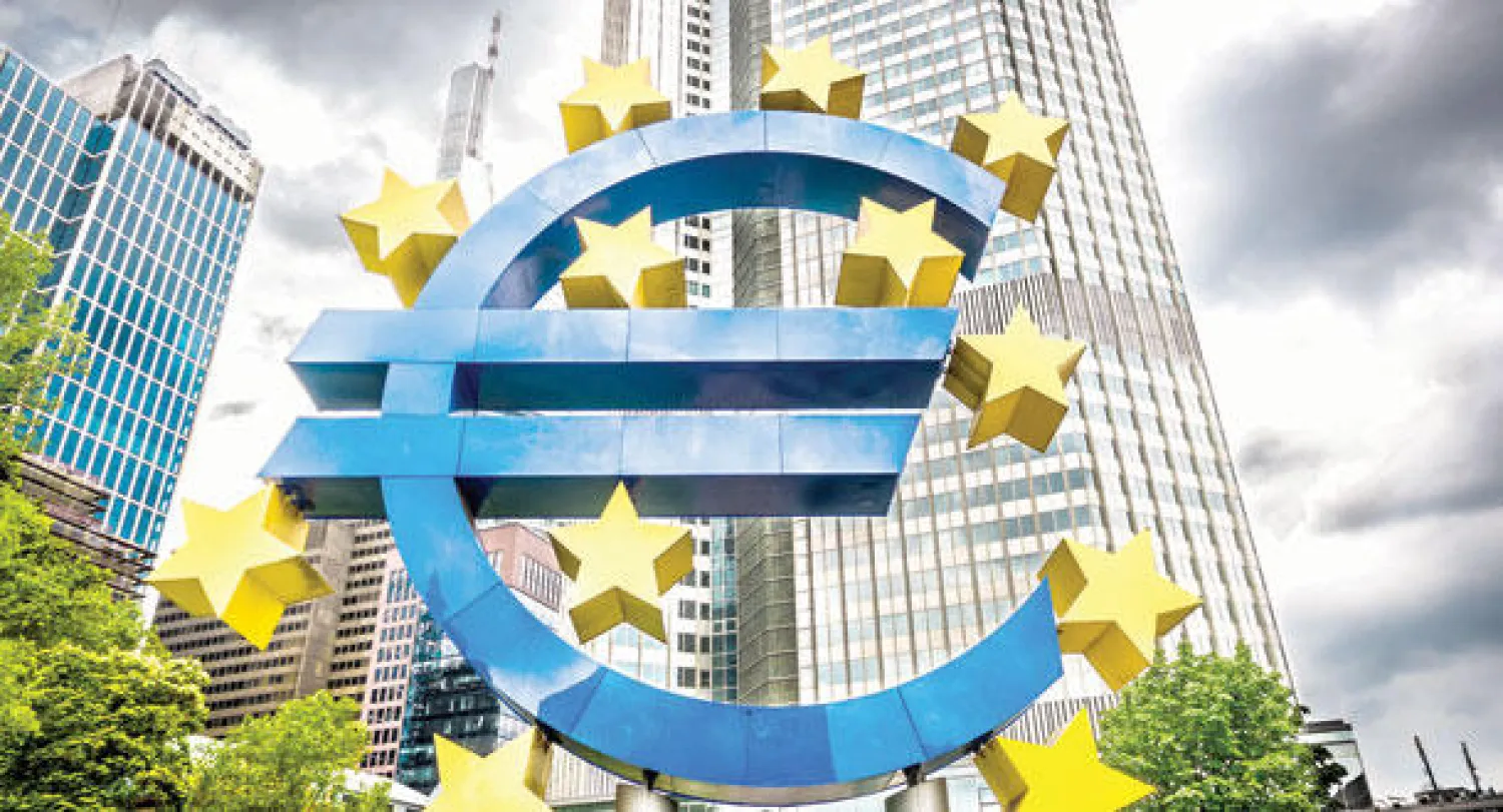 نائب رئيس «المركزي الأوروبي» يتوقع معدلا سلبيا للتضخم في منطقة اليورو
