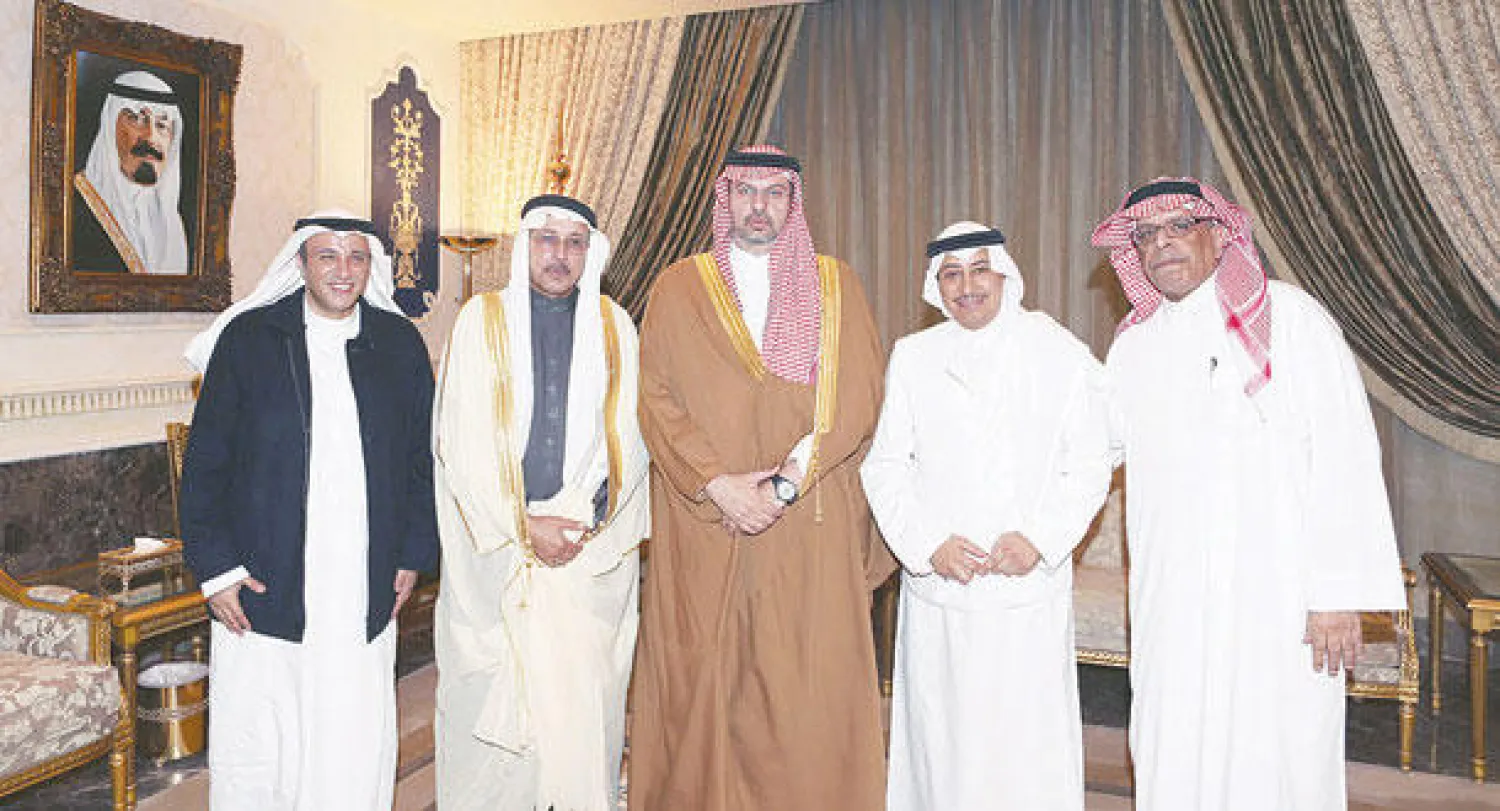 الأمير عبد الله بن مساعد خلال استقباله عبد الإله دشيشة والدكتور عبد الله رشاد