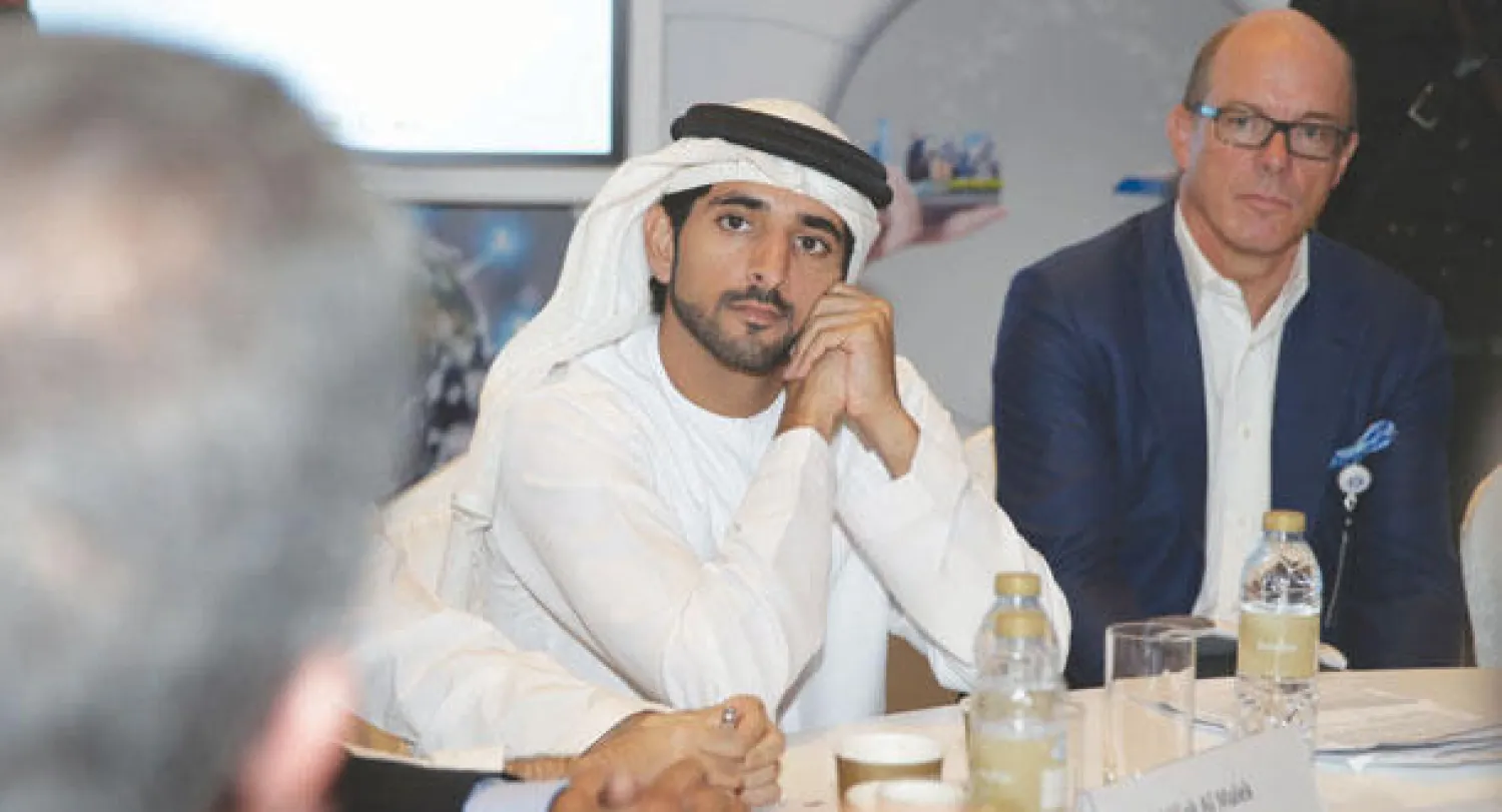 ولي عهد دبي خلال أحد الاجتماعات («الشرق الأوسط»)