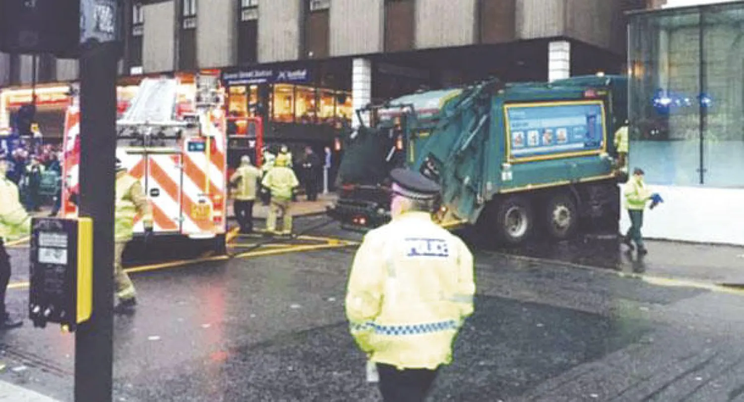 الشاحنة تحطم فندق ميلينيوم - جورج سكوير