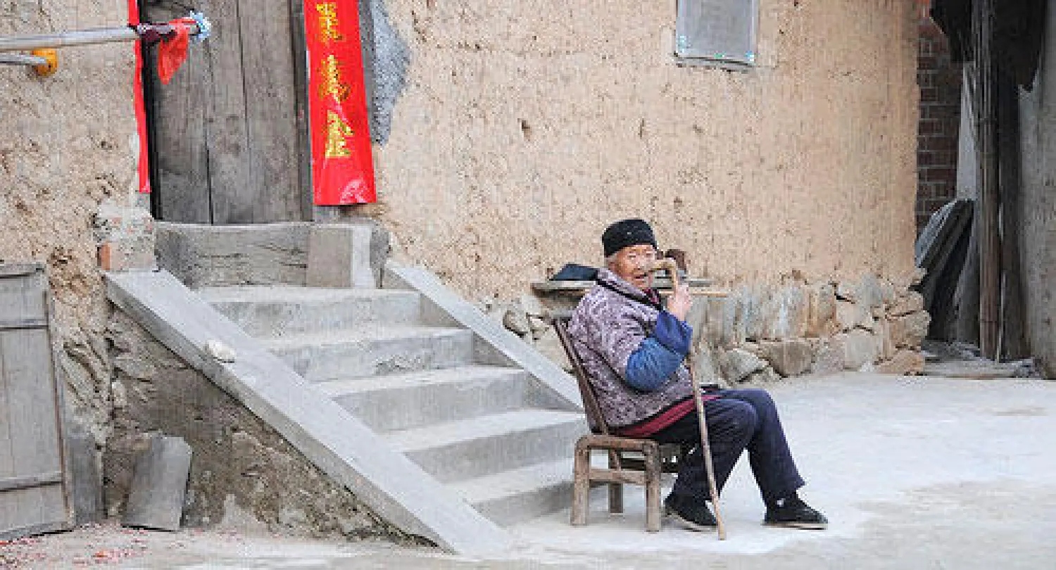 «فريق الإيدز للإزالة» وسيلة جديدة بالصين لإخلاء المنازل