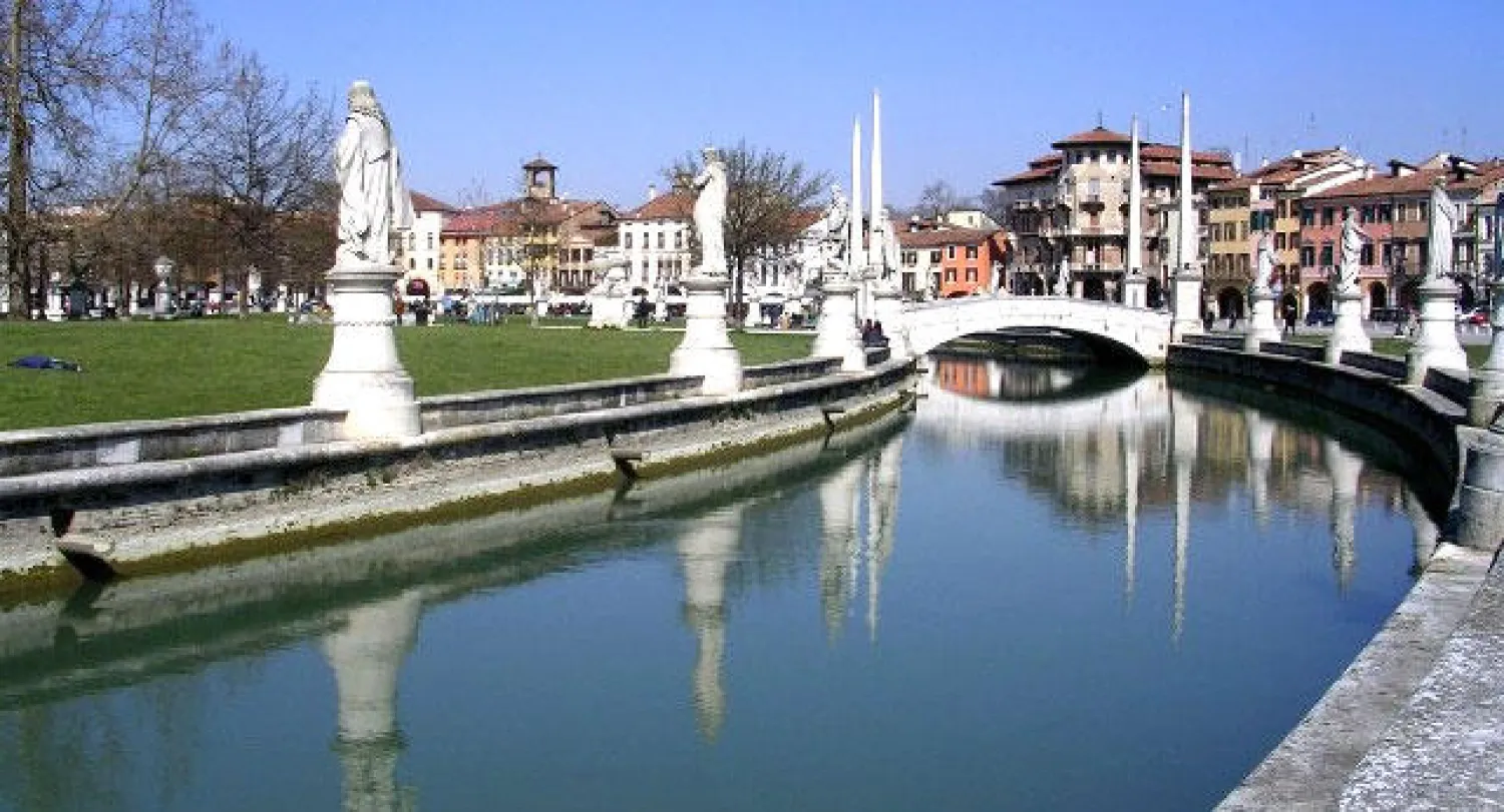 عمدة بادوفا الإيطالية يعفي مرتكبي مخالفات السرعة من الغرامات