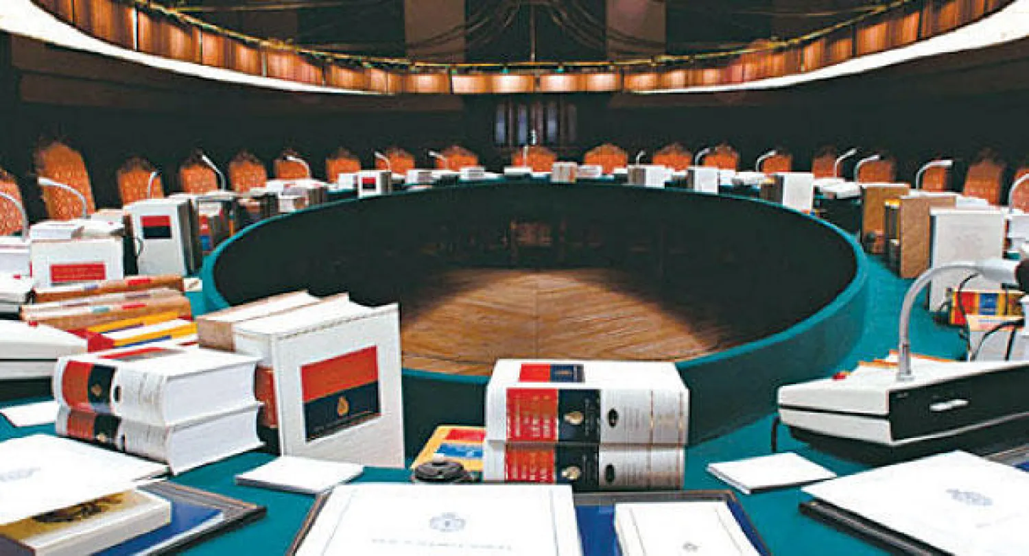 الطبعة الأخيرة لقاموس الأكاديمية مائة ألف نسخة