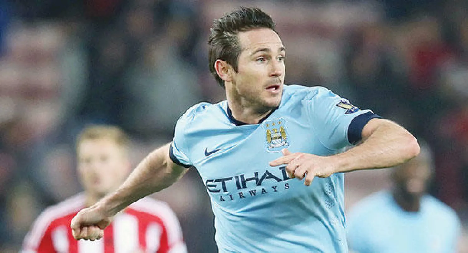 لامبارد خلال مشاركته في مباراة سندرلاند أمس (أ.ف.ب)