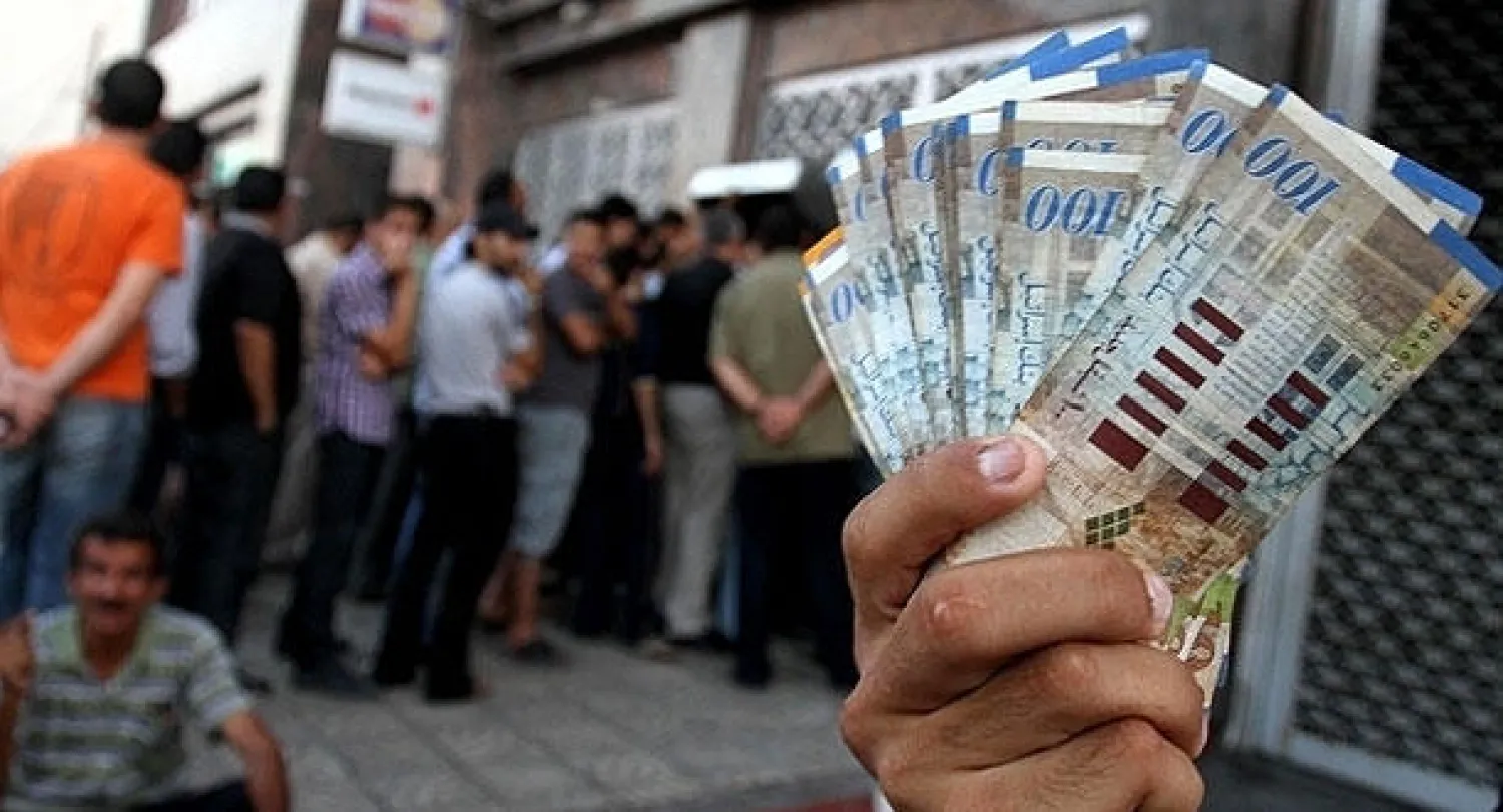 إسرائيل تجمد العائد الشهري لأموال الضرائب الفلسطينية