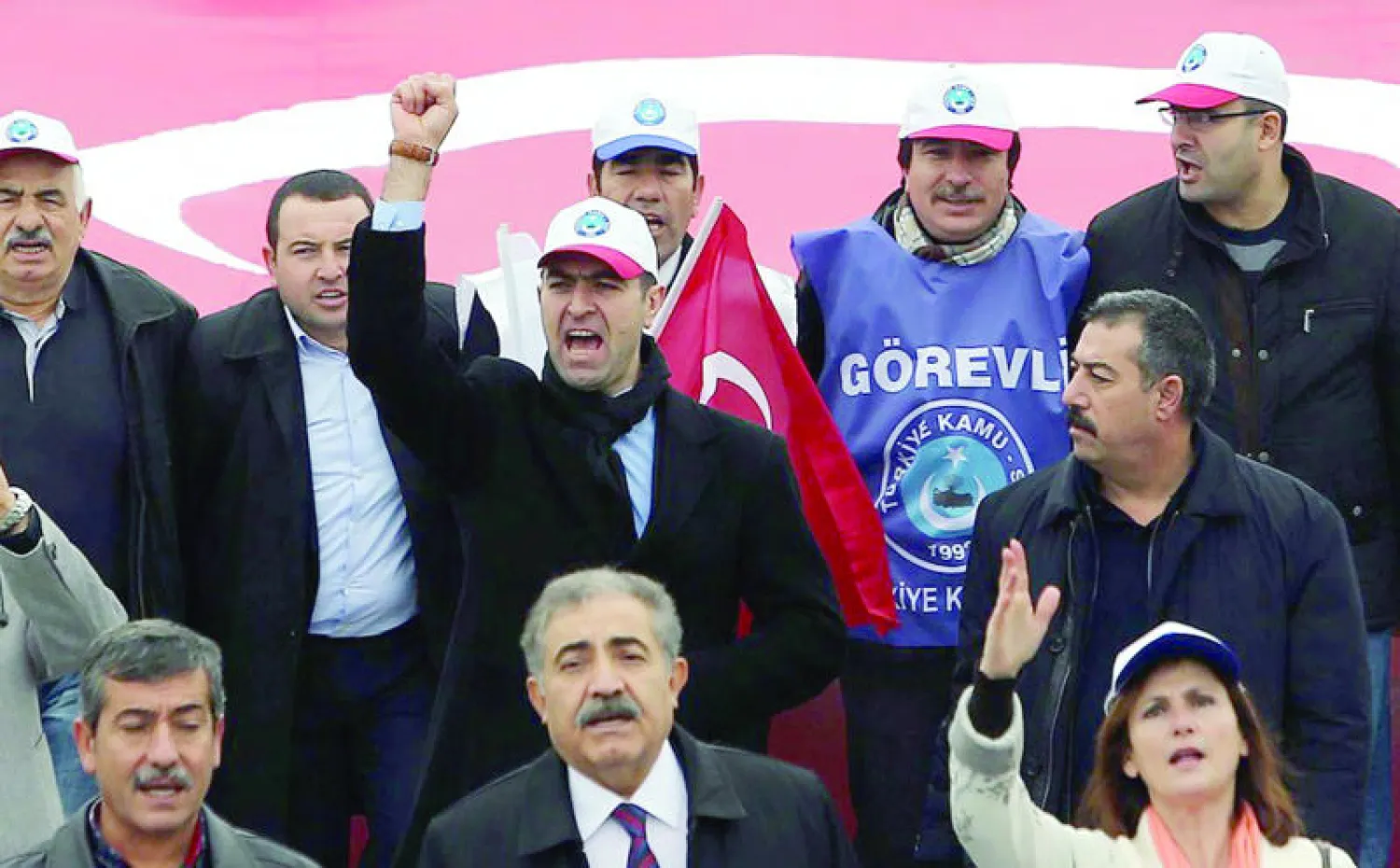 مظاهرة لموظفين في أنقرة احتجاجا على السياسات الاقتصادية لحكومة تركيا في 6 ديسمبر الماضي (أ.ف.ب)