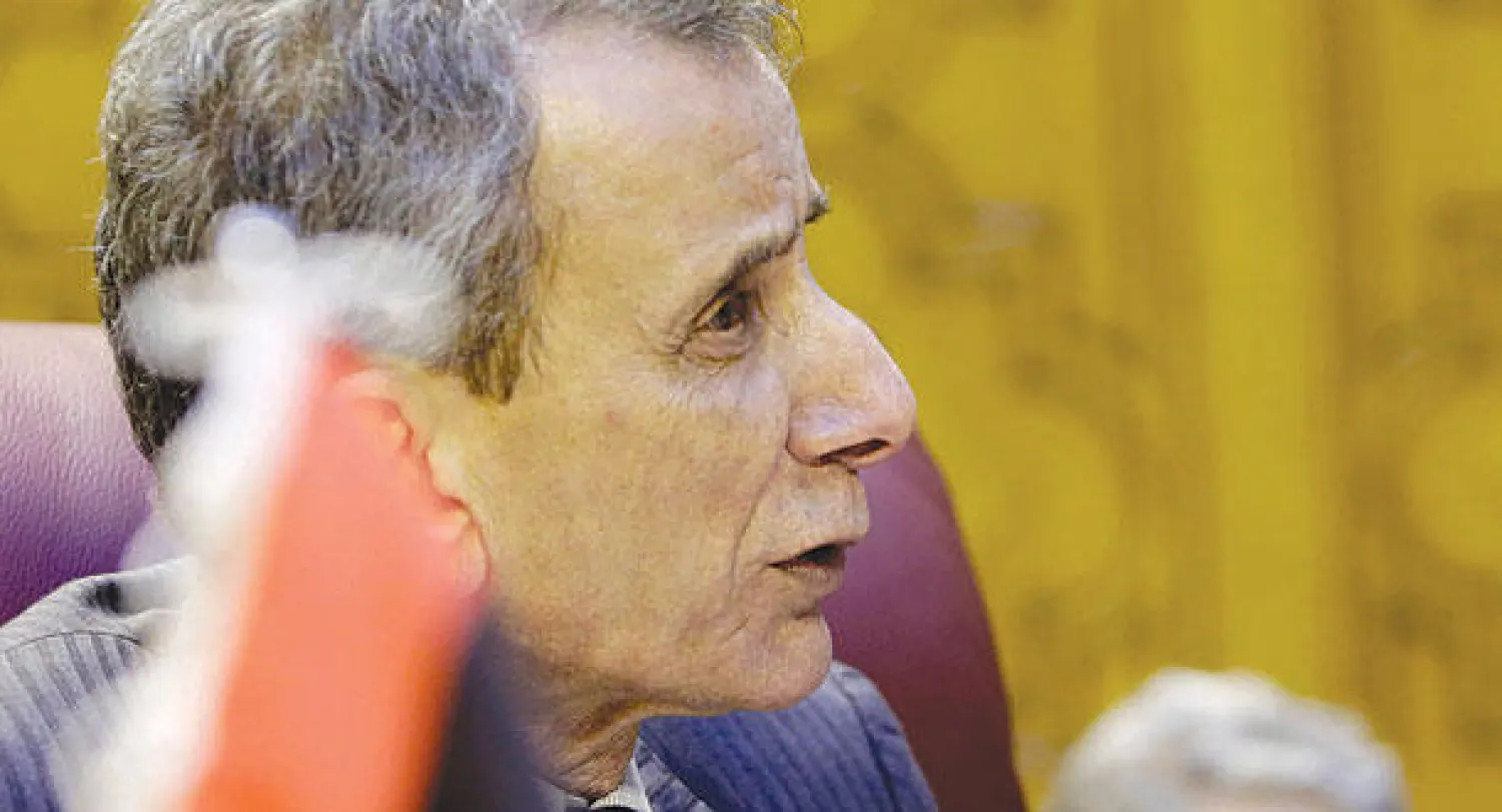 السفير عاشور بو راشد مندوب ليبيا الدائم لدى الجامعة العربية طالب في الاجتماع الطارئ  بالقاهرة المجتمع الدولي بضرورة تحمل مسؤولياته القانونية والأخلاقية أمس (أ.ب)