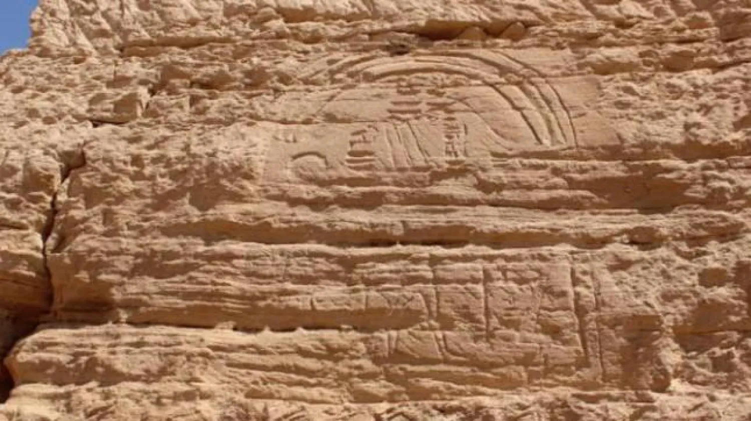 اكتشاف لوحة أثرية مهمة في أسوان المصرية