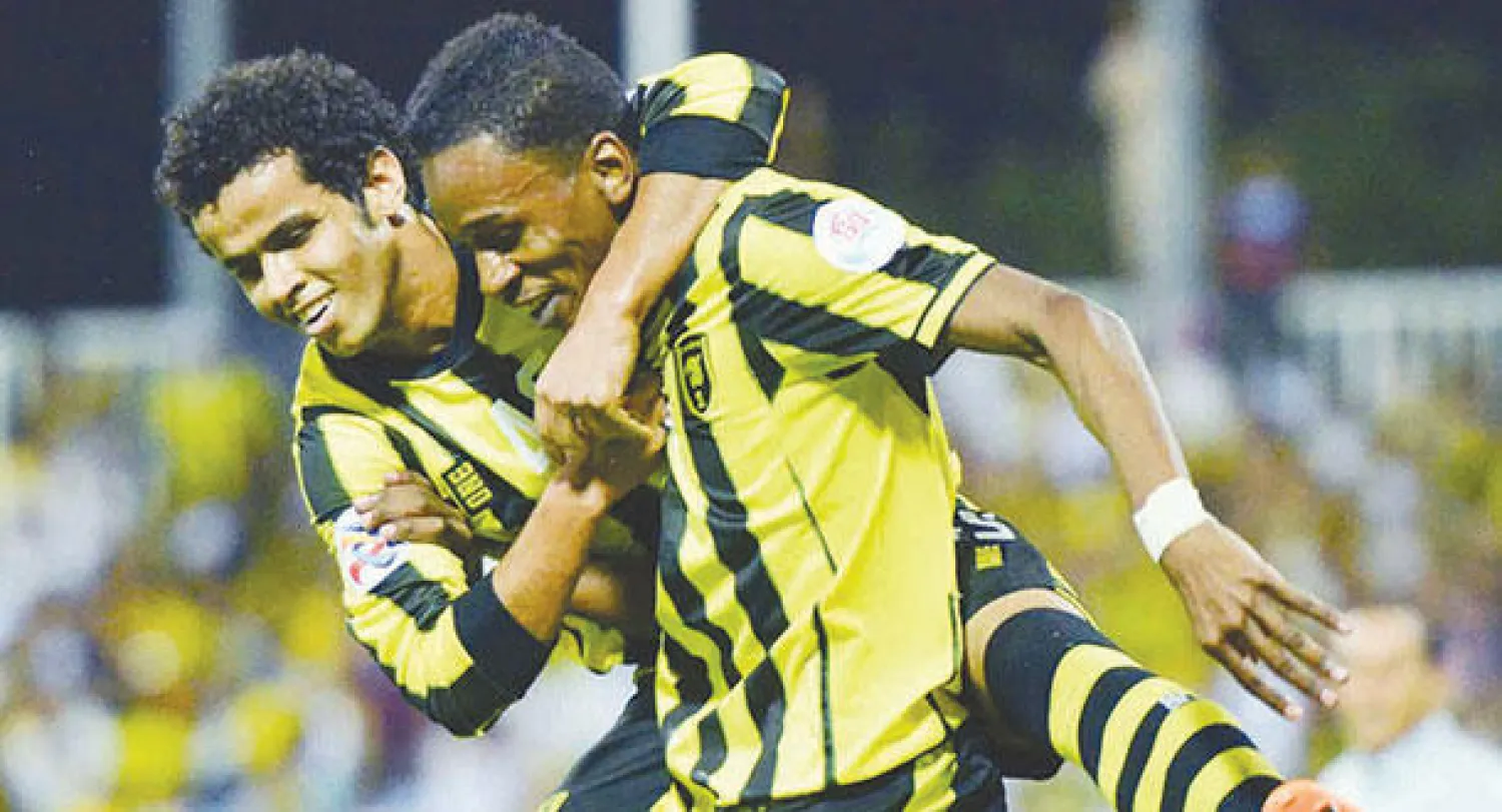 مختار وعبد الفتاح لاعبا الاتحاد في فرحة سابقة