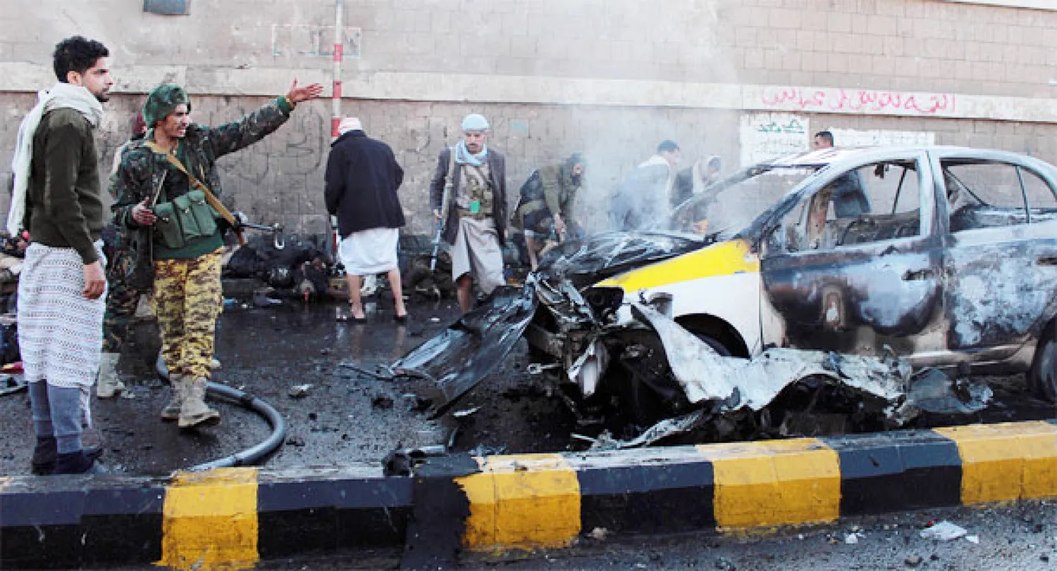 37 قتيلا وعشرات الجرحى بانفجار أمام كلية الشرطة في اليمن