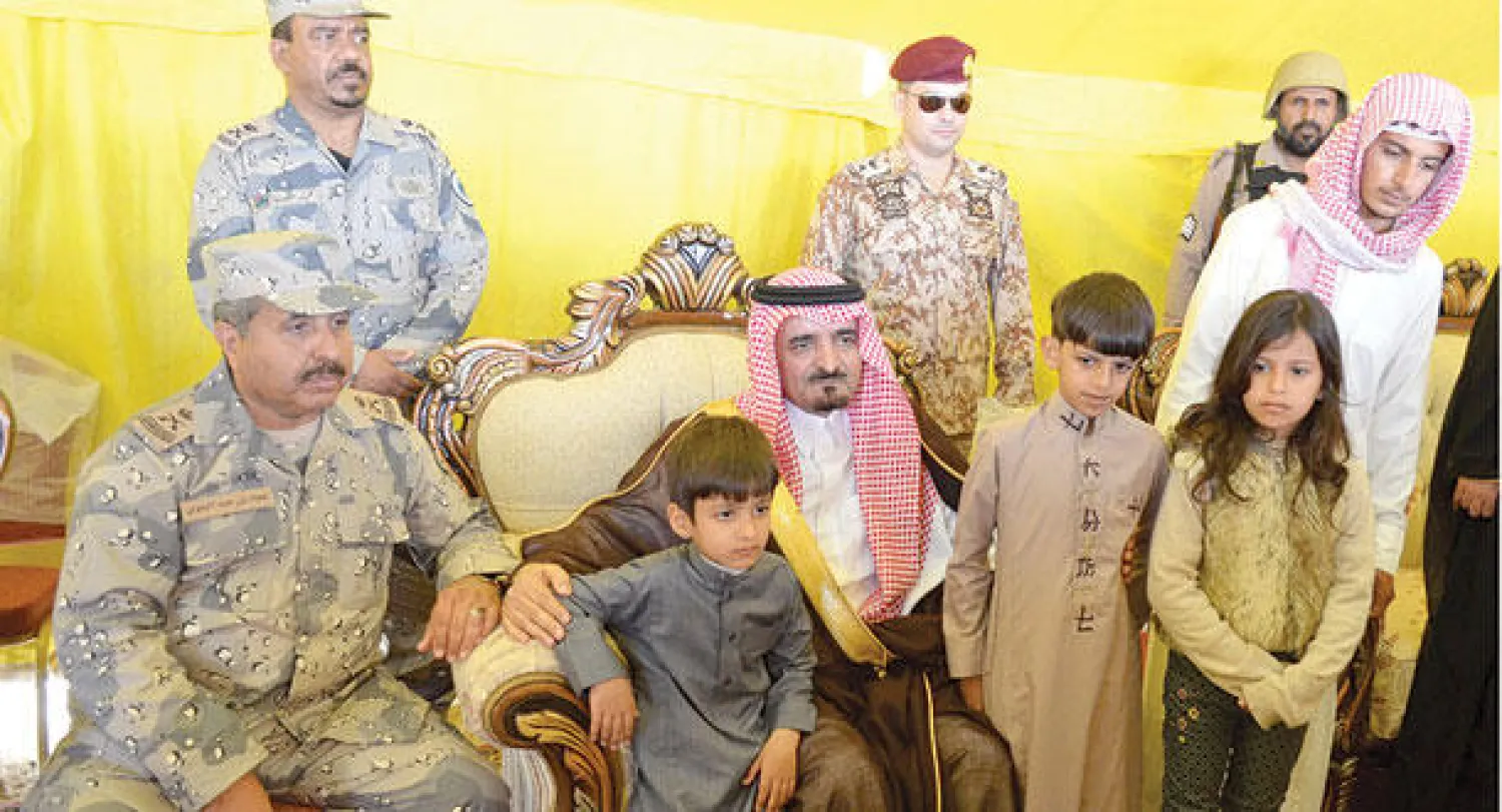 الفريق أول سعيد  القحطاني مساعد وزير الداخلية السعودي لشؤون العمليات نقل تعازي الأمير محمد بن نايف لأبناء وذوي العميد عودة البلوي (واس)