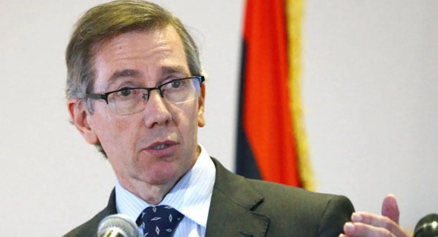 المبعوث الدولي يلتقي حفتر.. والحكومة الليبية تؤكد على الحوار