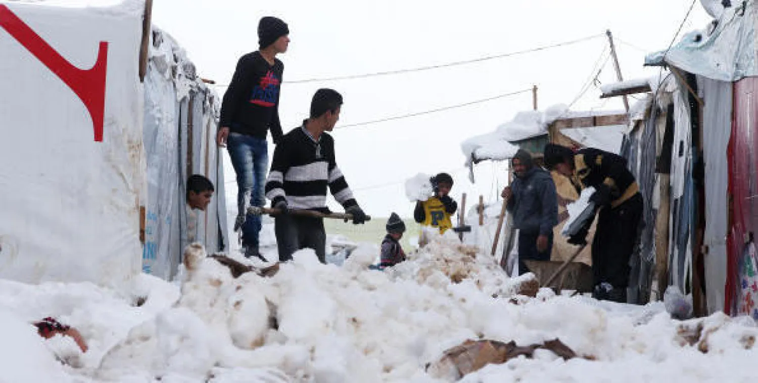 منخفض جوي يودي بحياة طفلة ويغرق عشرات المنازل