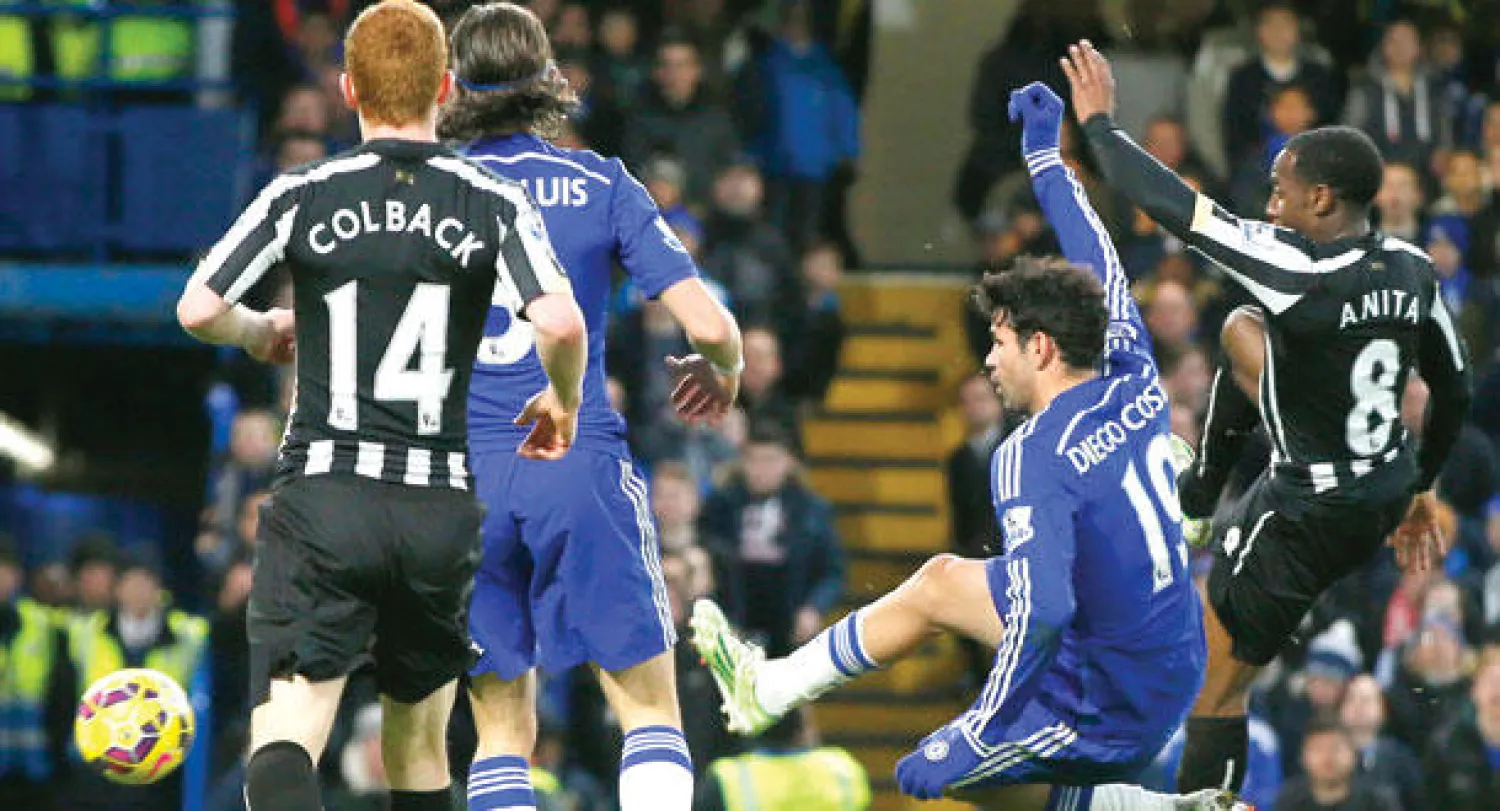 دييجو كوستا يحرز هدف تشيلسي الثاني (أ.ب)