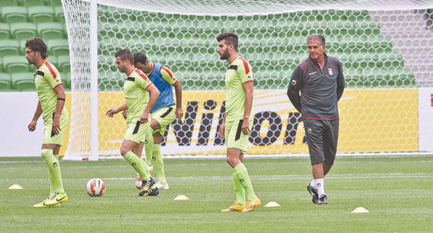 كيروش خلال إشرافه على تدريبات إيران في بطولة آسيا