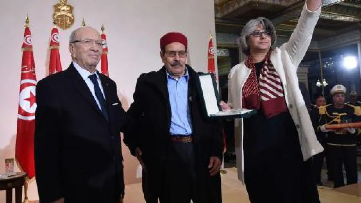 الرئيس التونسي يتعهد بكشف ملابسات اغتيال السياسيين