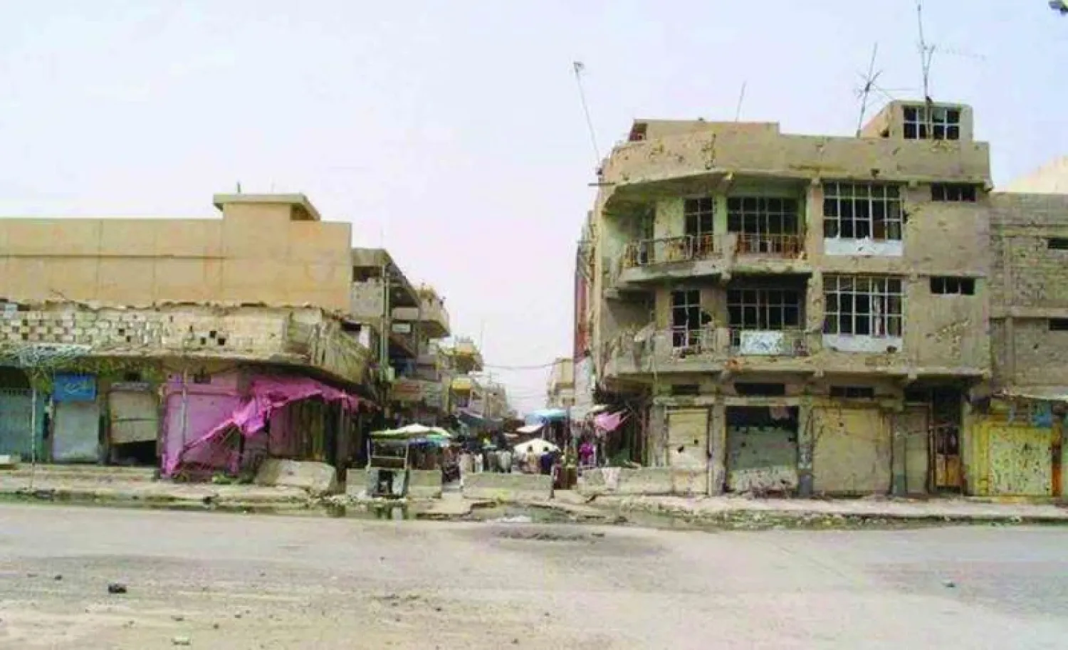 أحد الأحياء المحاصرة في مدينة الرمادي («الشرق الأوسط»)