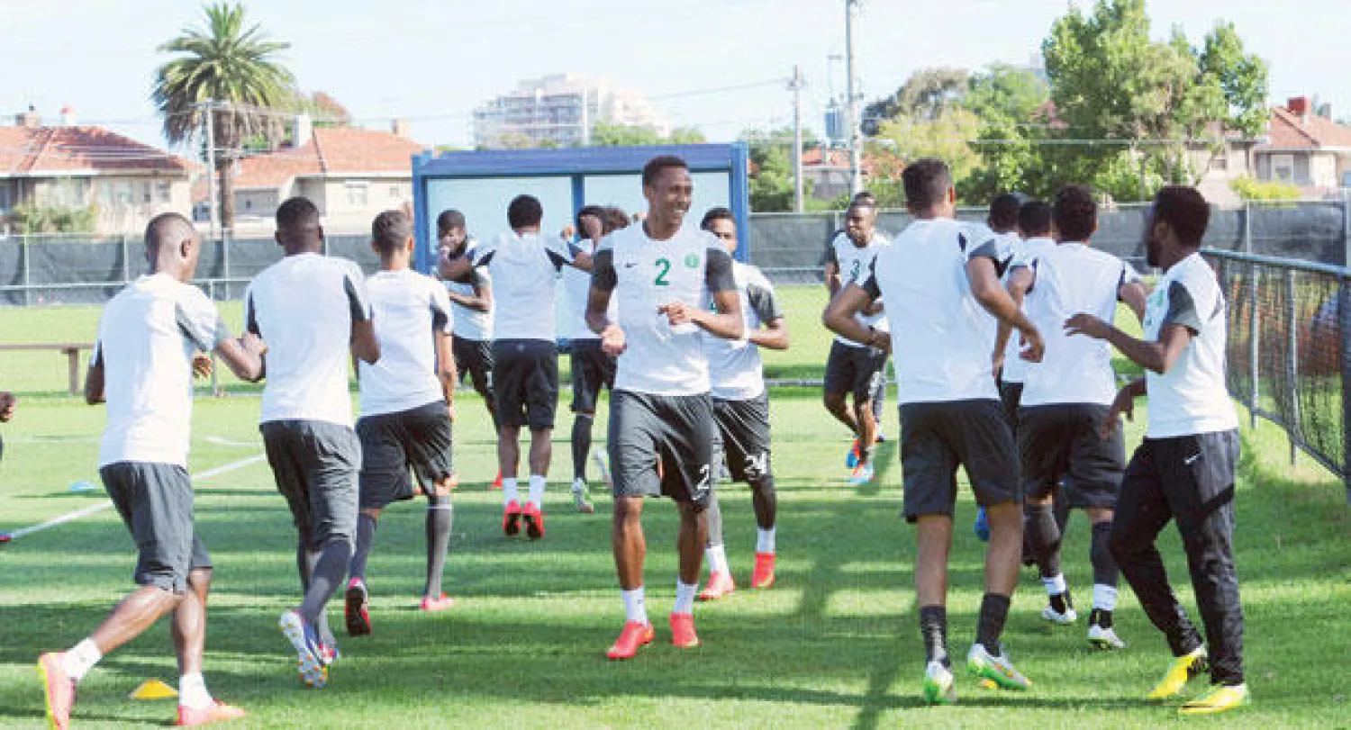 بعض لاعبي المنتخب السعودي يعانون من تأثرهم جراء البعد عن أسرهم خلال البطولات