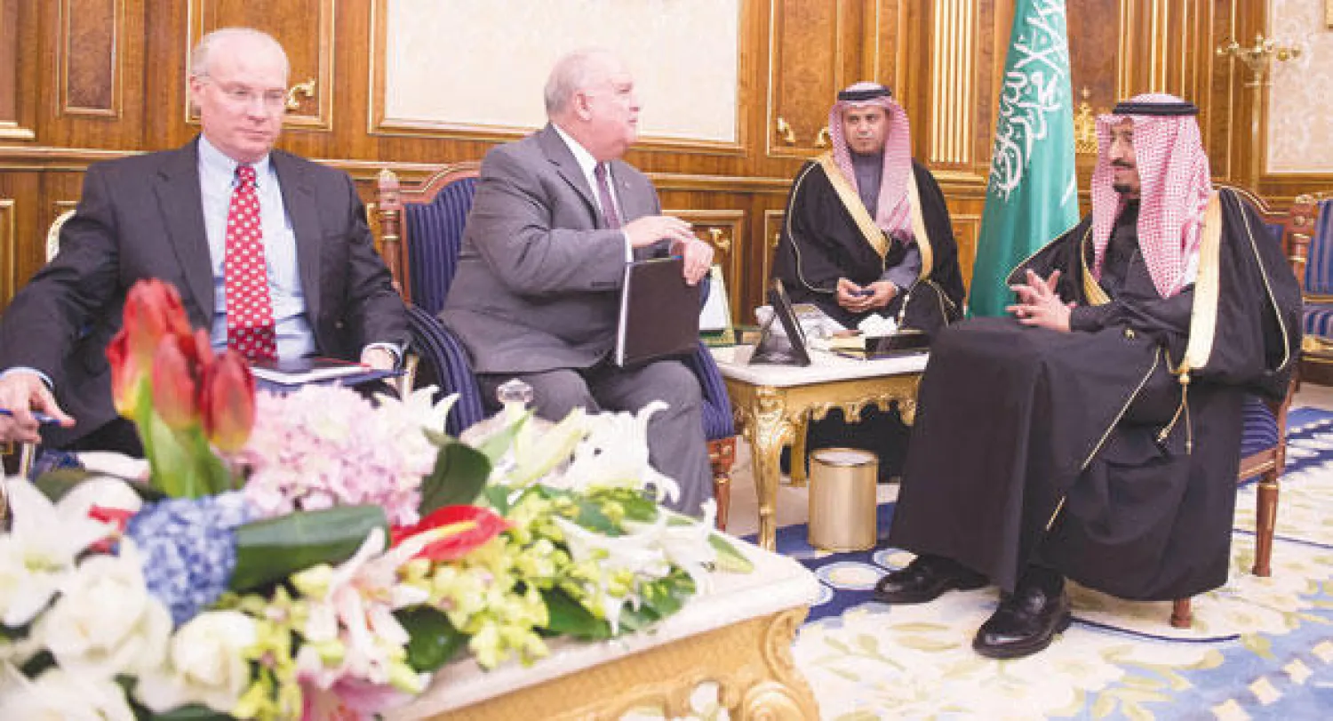 ولي العهد السعودي لدى لقائه السفير الأميركي جوزيف ويستفال في الرياض أمس (واس)