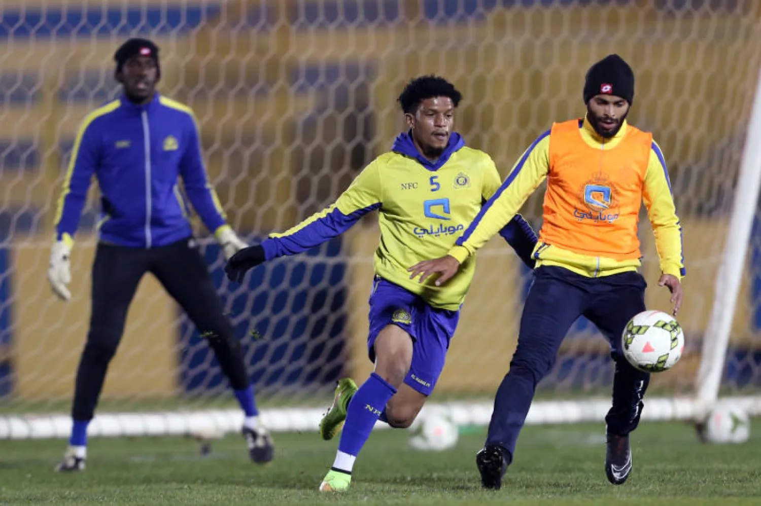 النصر يدرس عروضا لماركينيوس وهيرناني