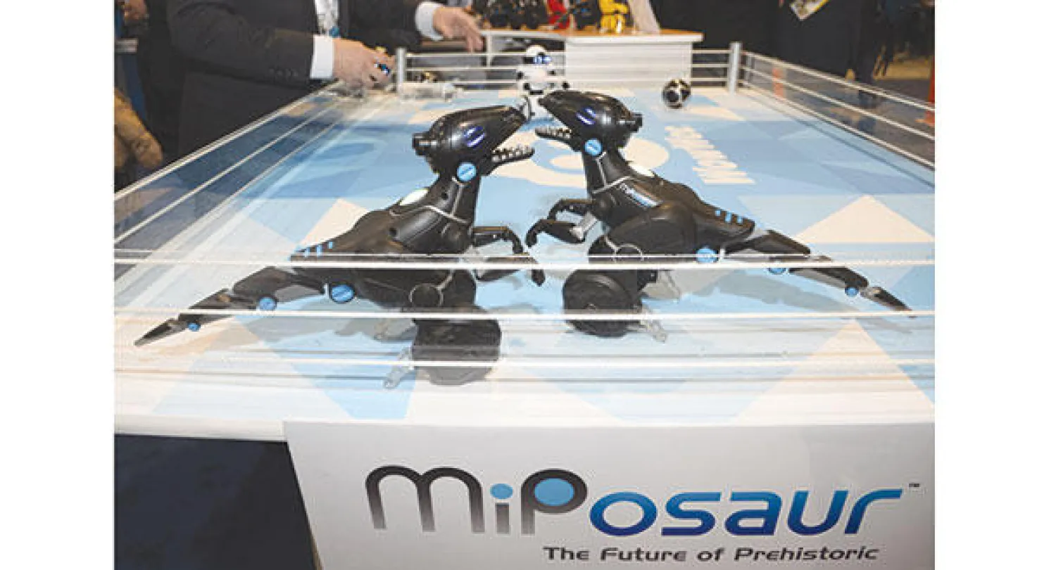 روبوتات «ماي باسور» عرضت هذا العام في مؤتمر إلكترونيات المستهلكين في لاس فيغاس وهي تطارد الكرة