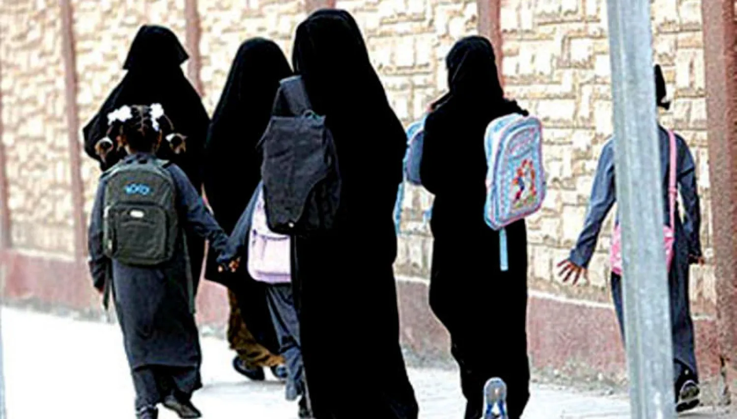 «التربية والتعليم» تبدأ تطبيق قرار خفض دوام معلمات المدارس البعيدة الأسبوع المقبل