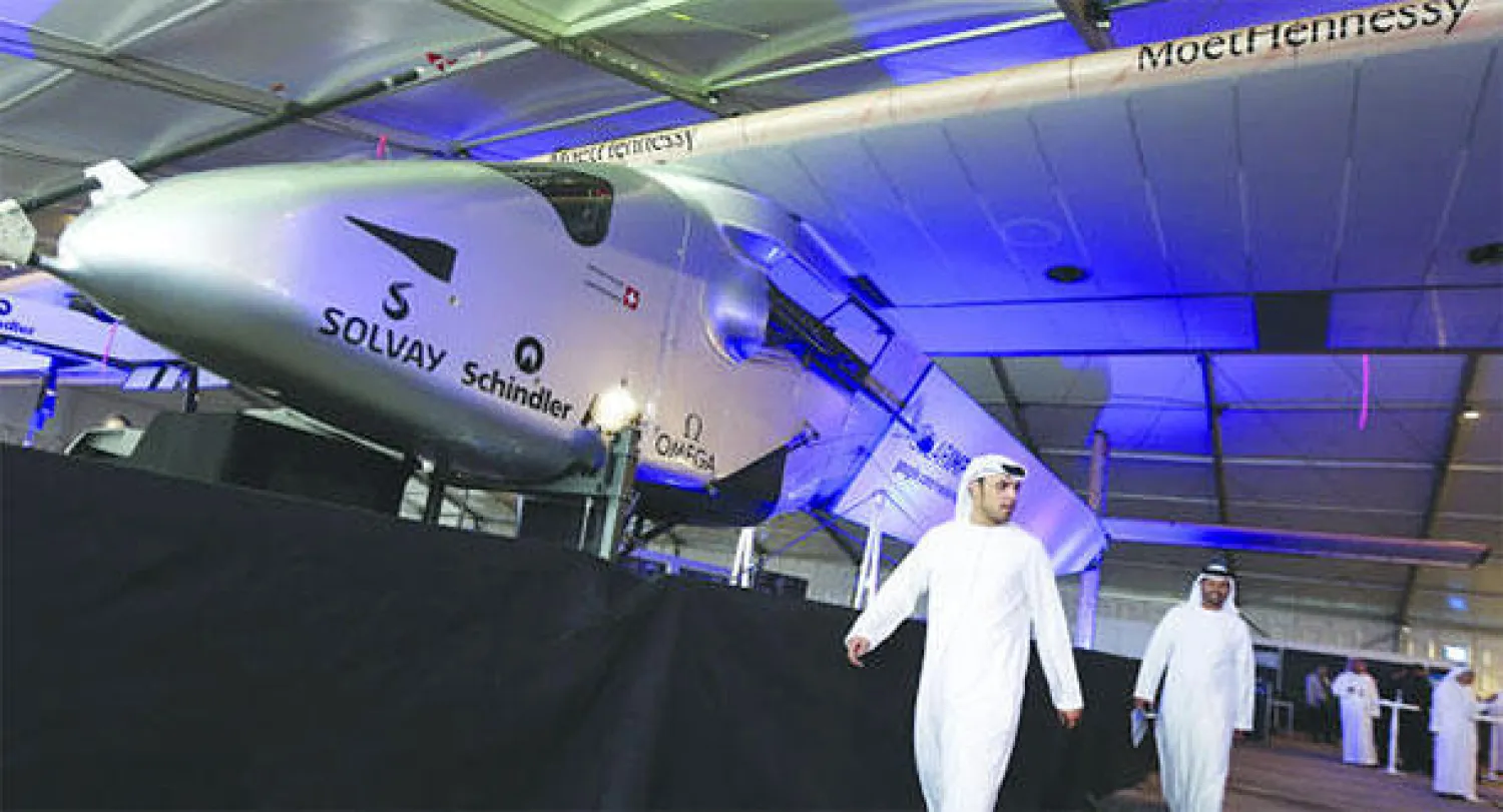 الطائرة ستنطلق من أبوظبي في رحلتها التاريخية (أ.ف.ب)